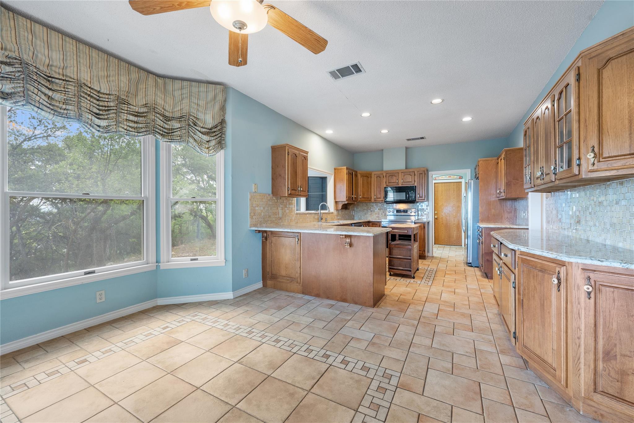 4505 Poteau Cir Property Photo 12