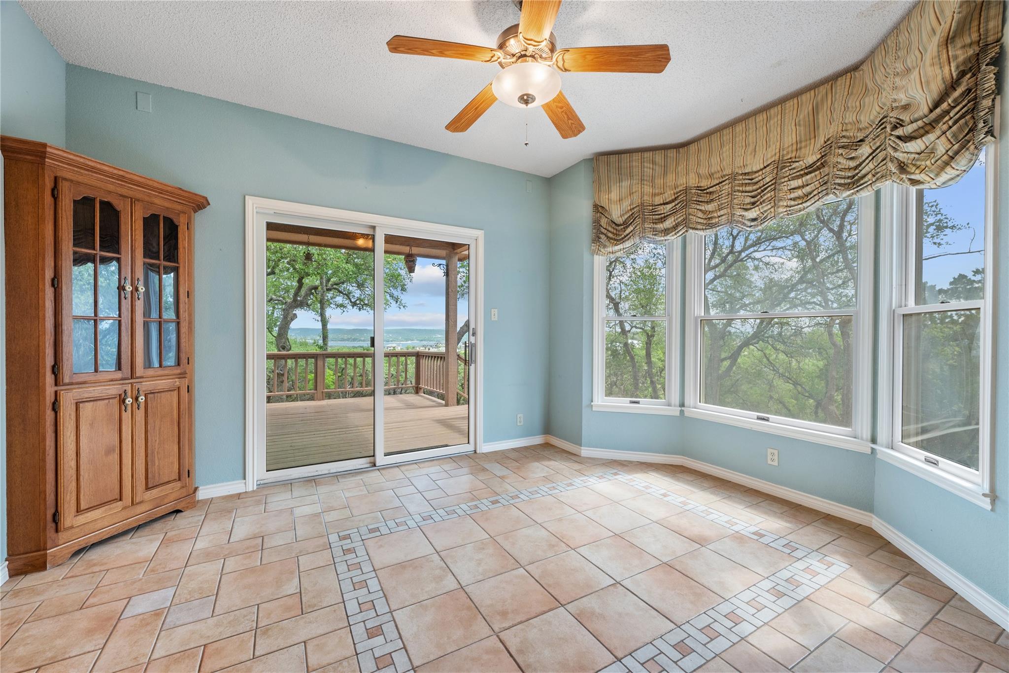 4505 Poteau Cir Property Photo 13