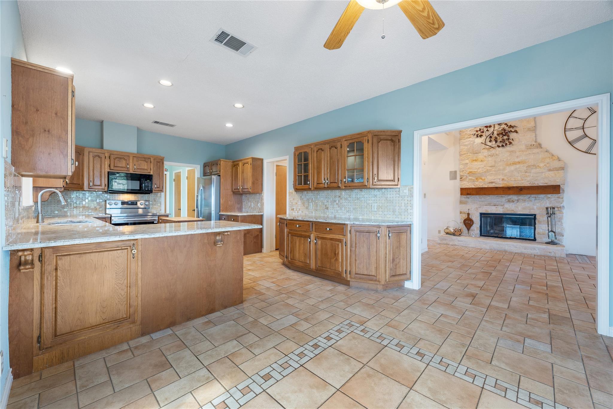 4505 Poteau Cir Property Photo 15