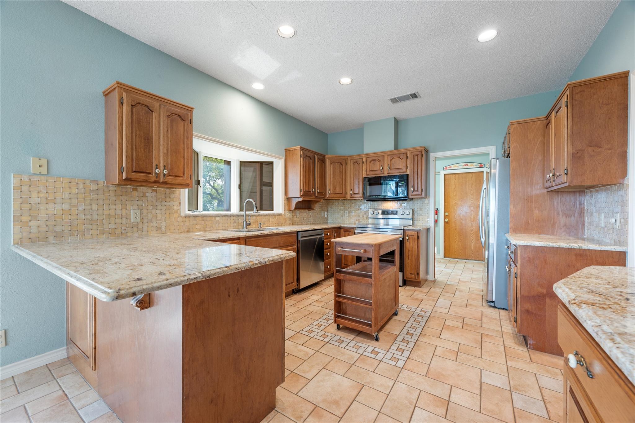 4505 Poteau Cir Property Photo 17