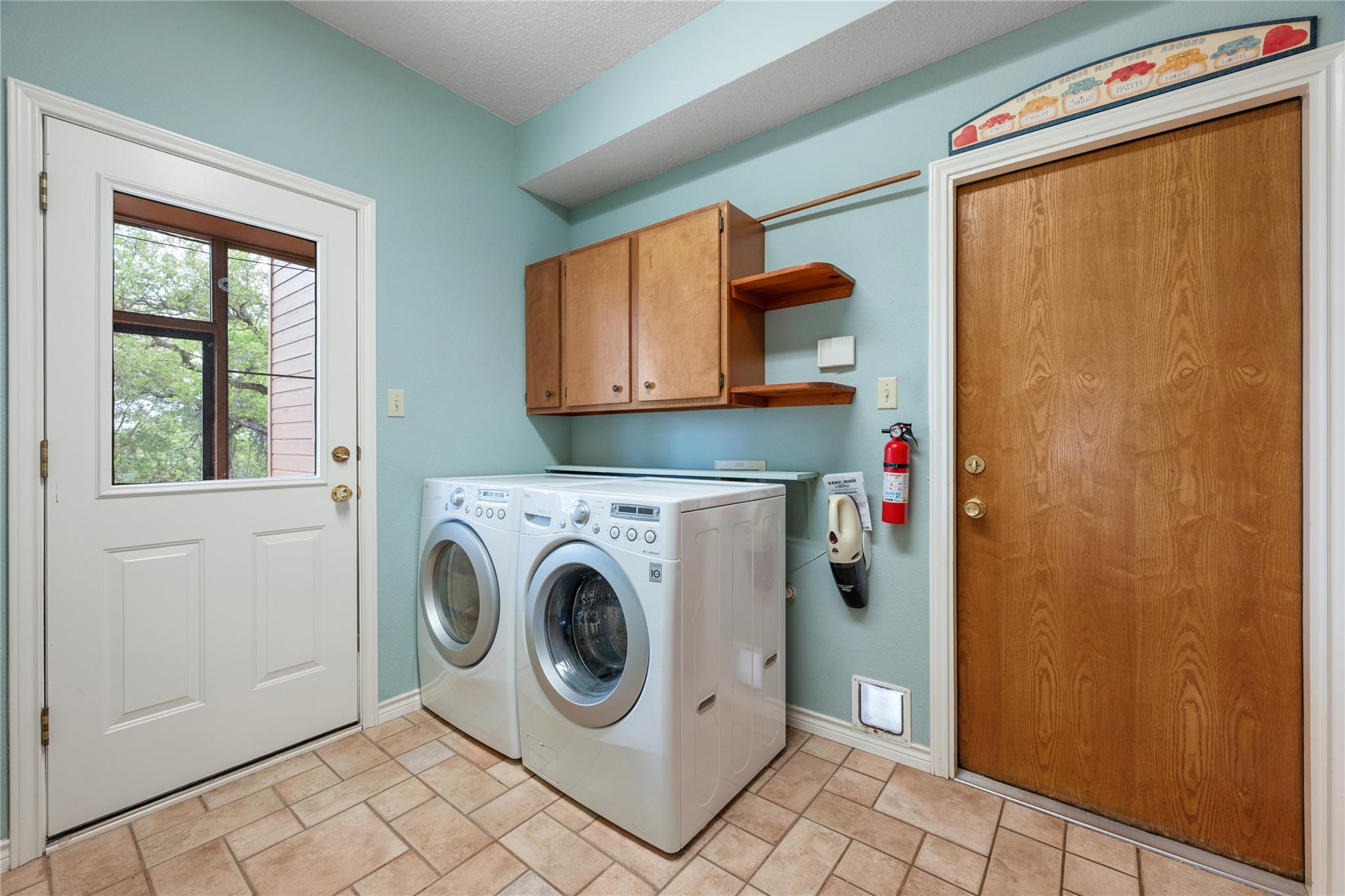 4505 Poteau Cir Property Photo 29