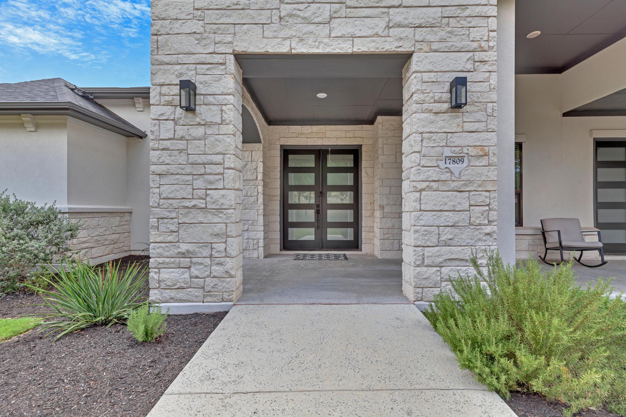 17809 Maritime Point Dr Property Photo 3