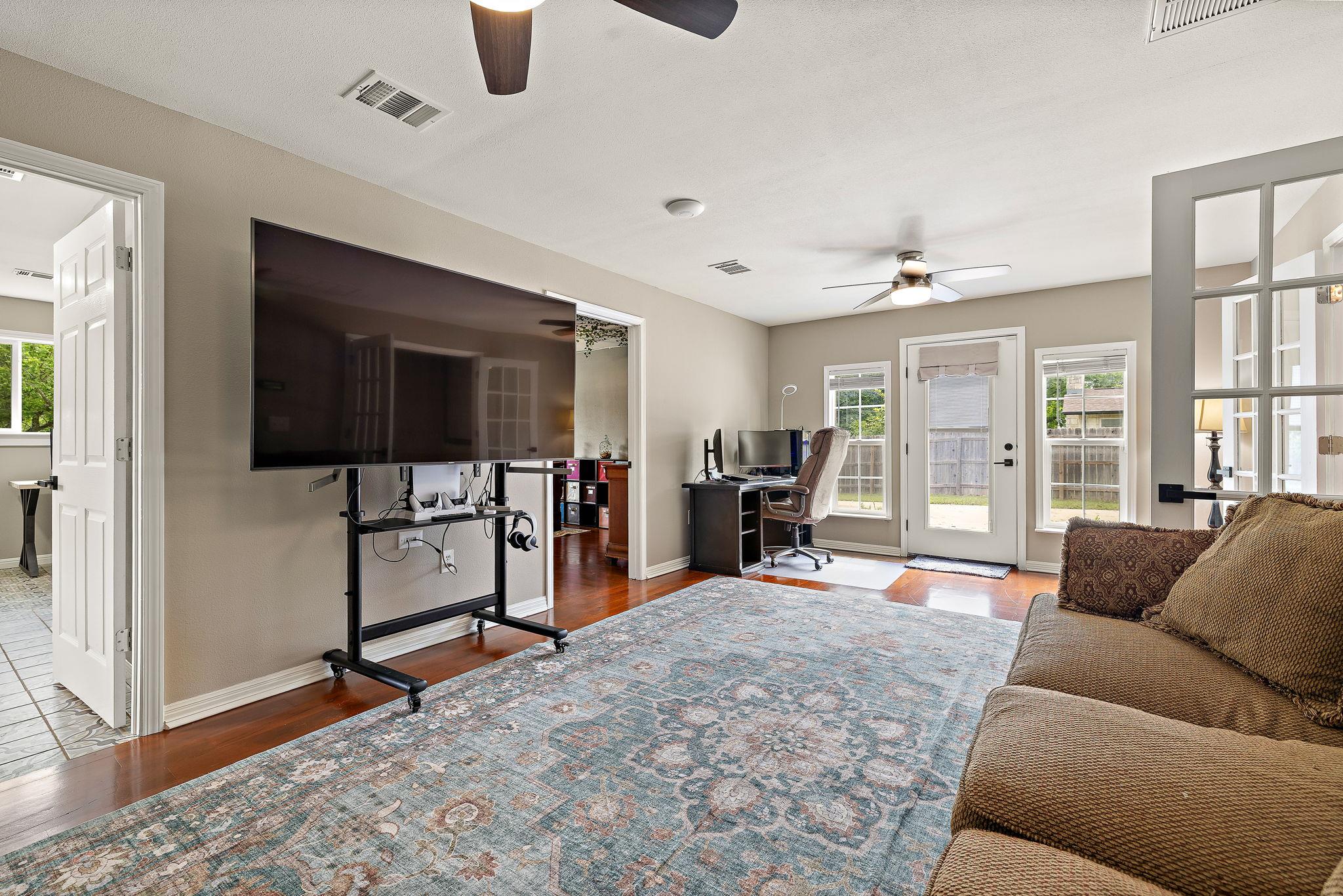 1007 S Gabriel Dr Property Photo 16