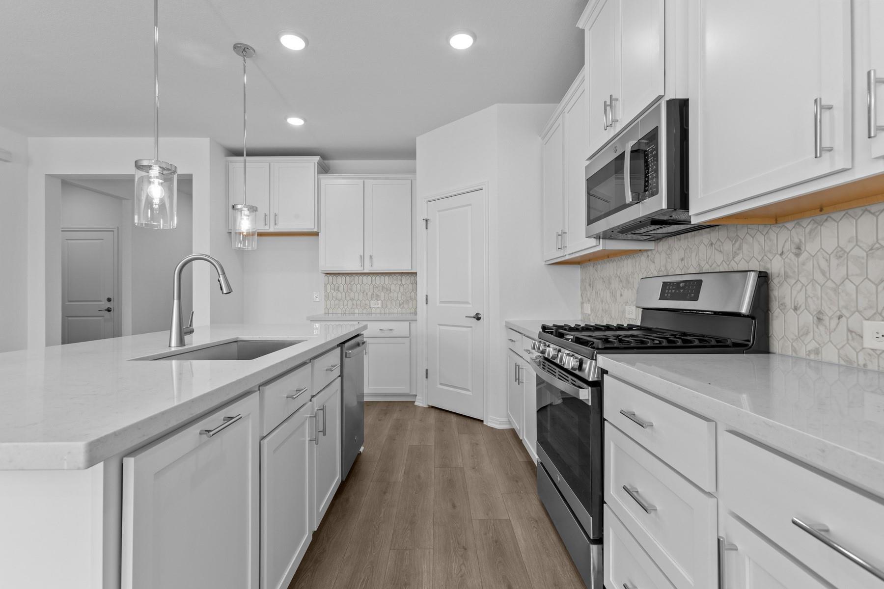 104 Lansing Rd Property Photo 3