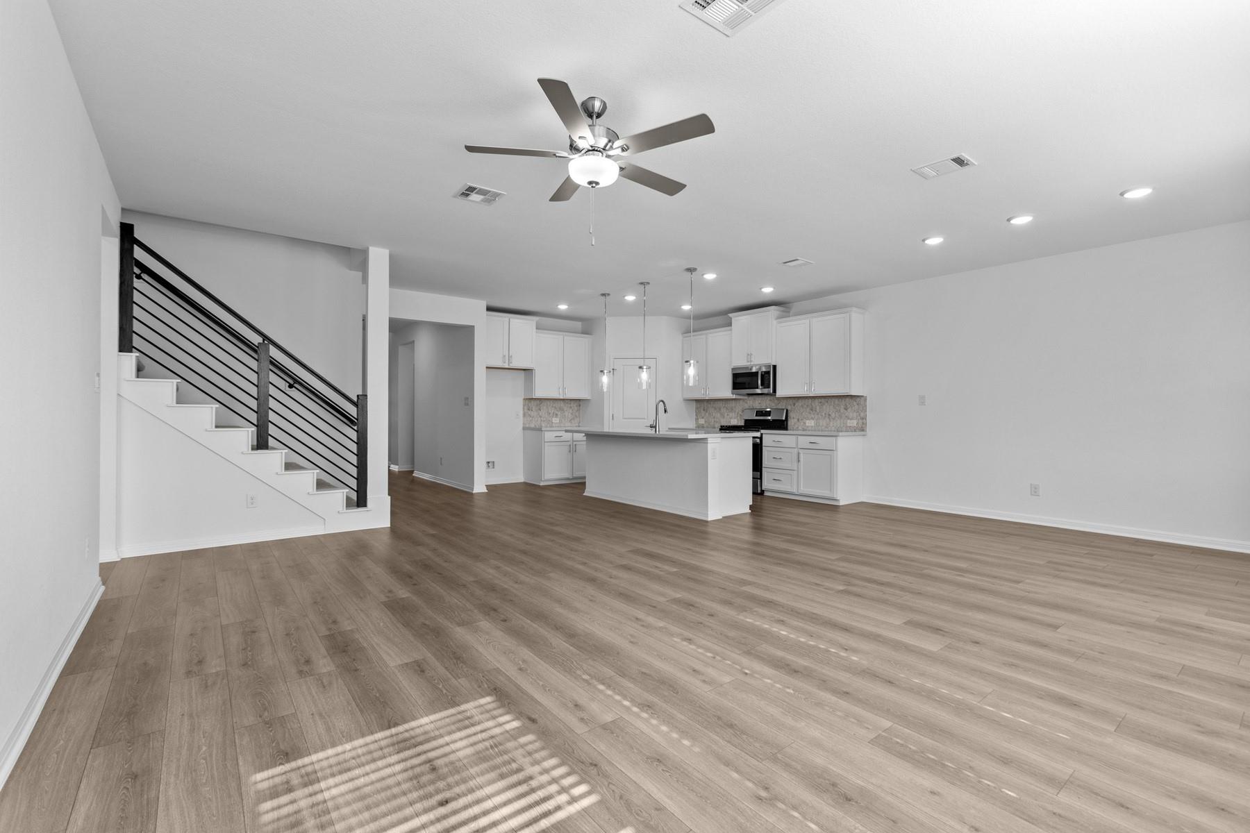 104 Lansing Rd Property Photo 5