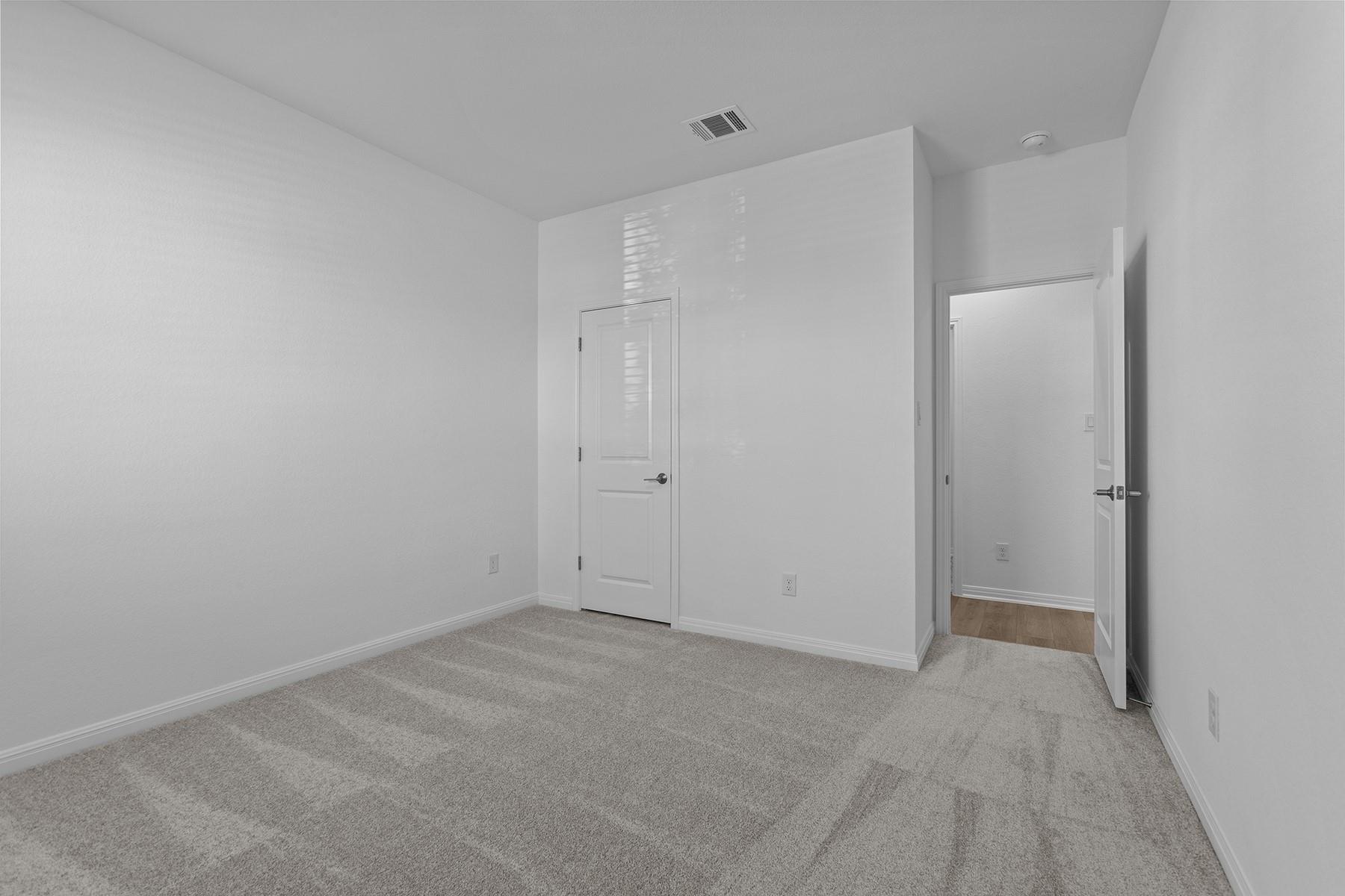 104 Lansing Rd Property Photo 27