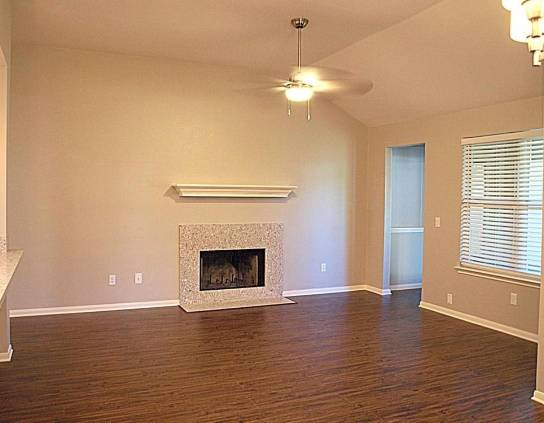 2200 Larston Ln Property Photo 6