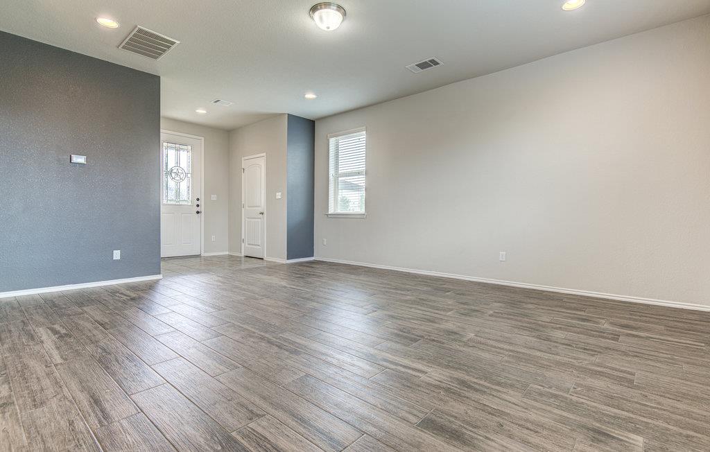 17324 Brittle Ln Property Photo 6