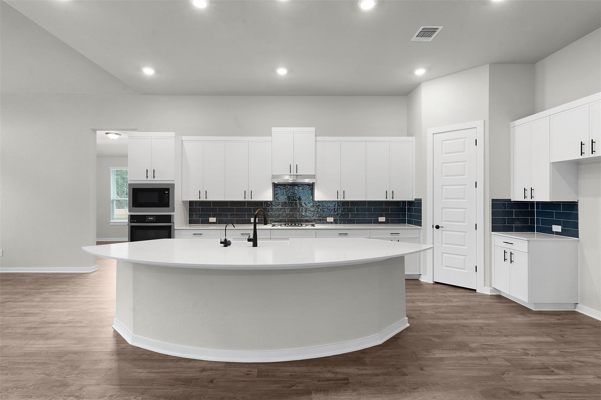 321 Ridgewell Loop Property Photo 8