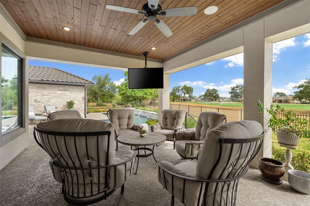 202 Green Leaf Property Photo 10