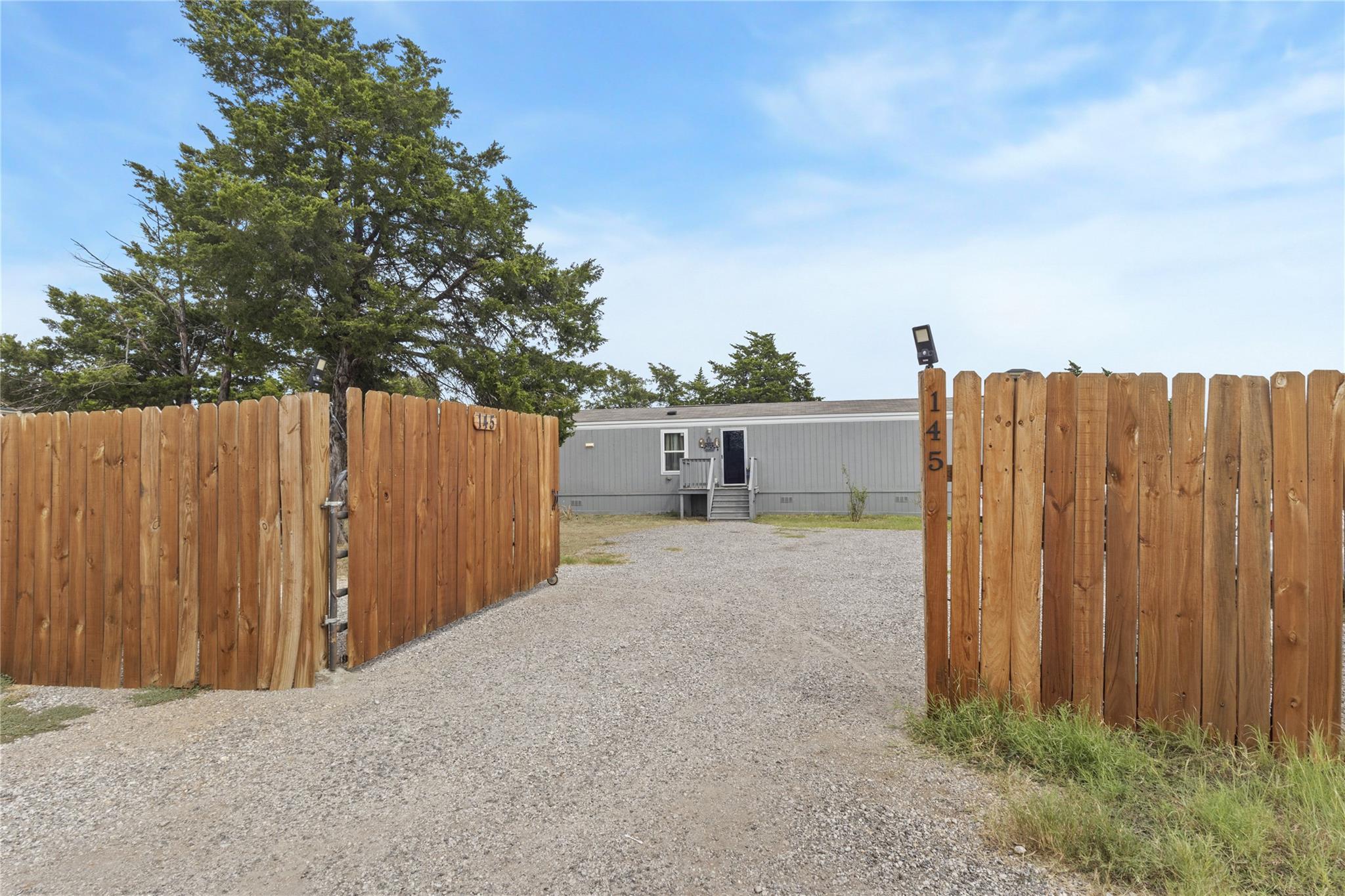 145 Arosa Dr Property Photo 4