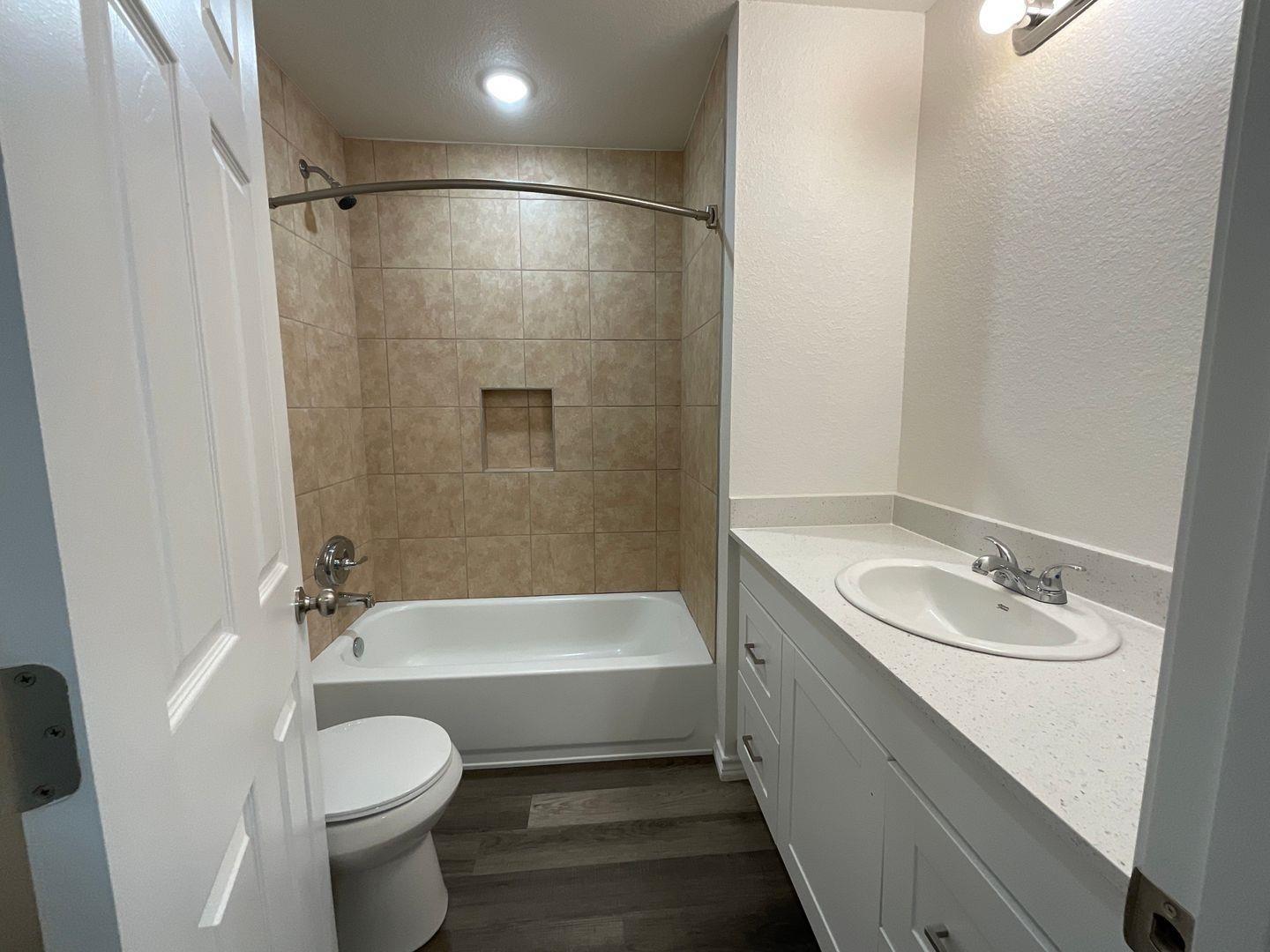 1220 Nora Ln Property Photo 16