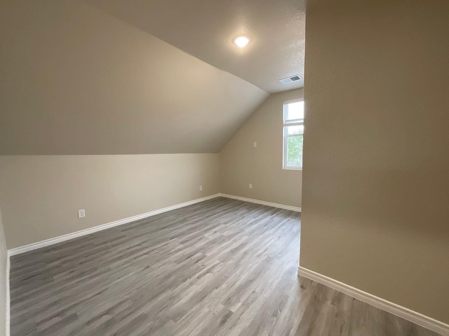 1220 Nora Ln Property Photo 37