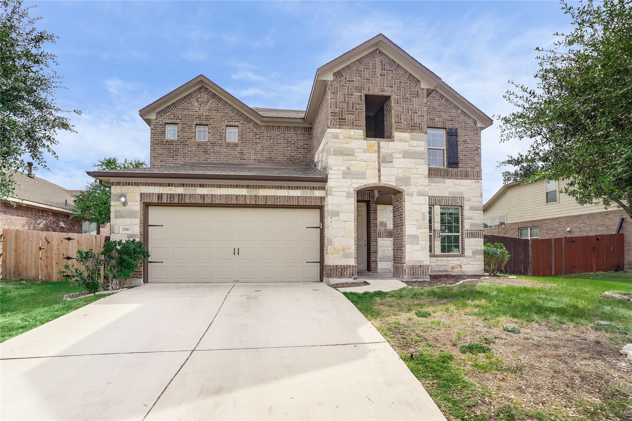 250 Nivens Dr Property Photo 2