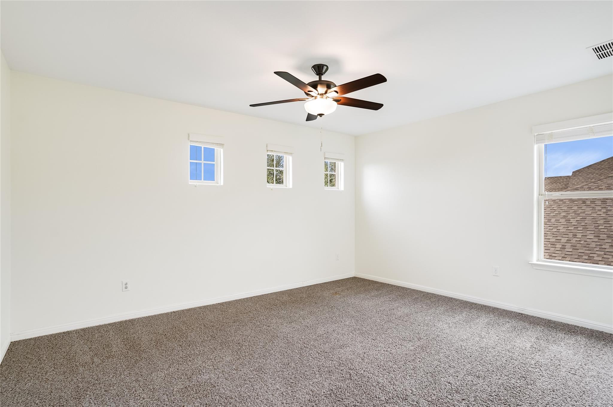 250 Nivens Dr Property Photo 17