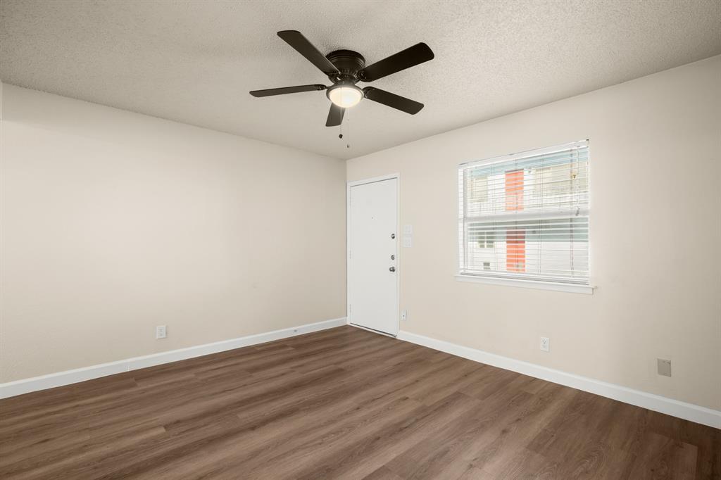 2408 Longview St #112 Property Photo 8