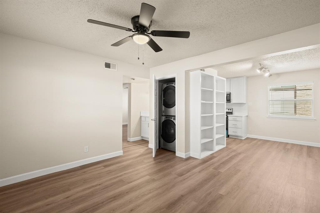 2408 Longview St #112 Property Photo 13