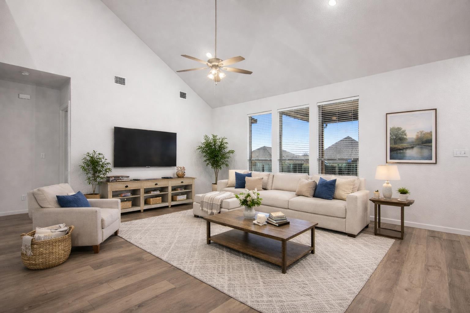 841 Spinnaker Loop Property Photo 3