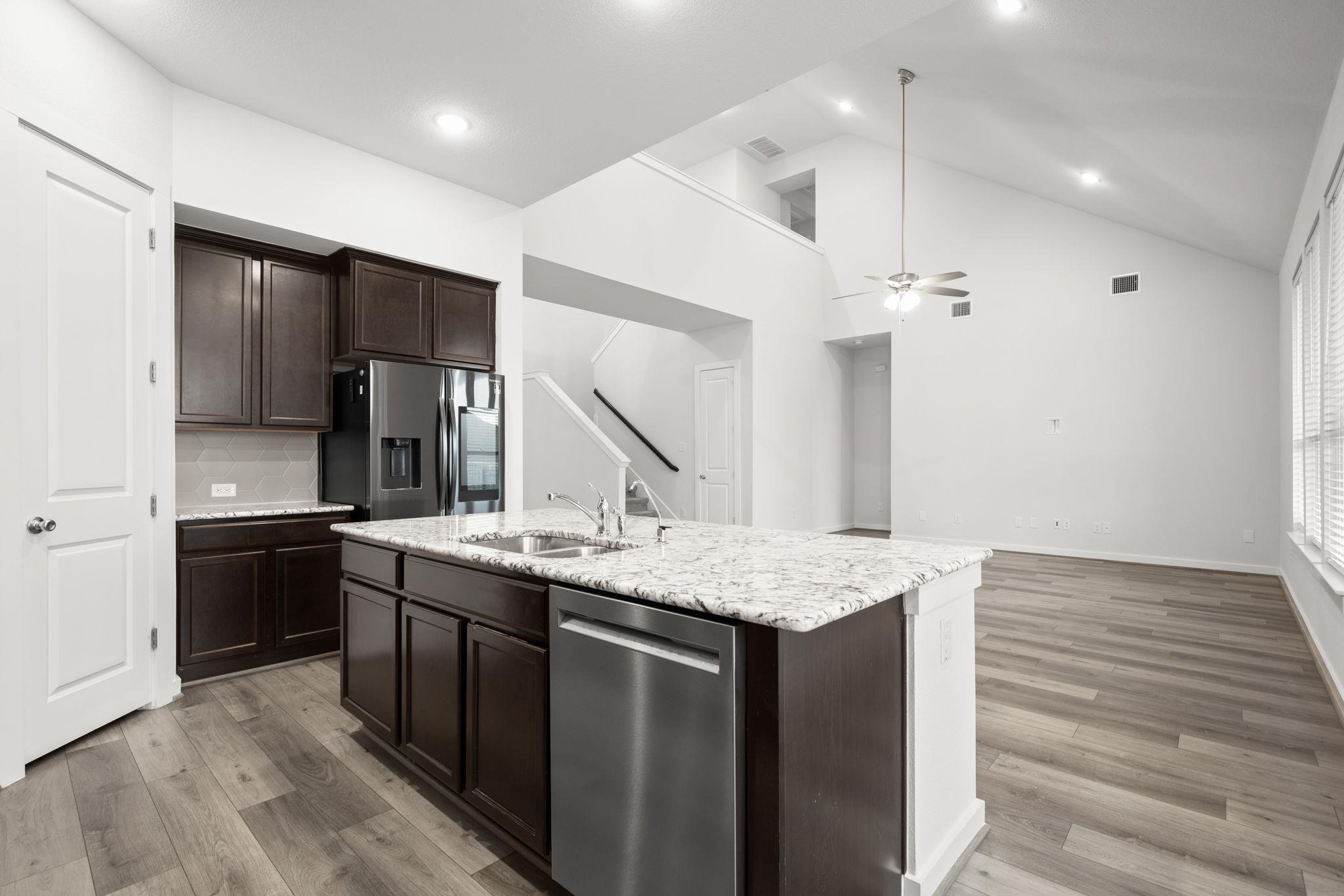 841 Spinnaker Loop Property Photo 4