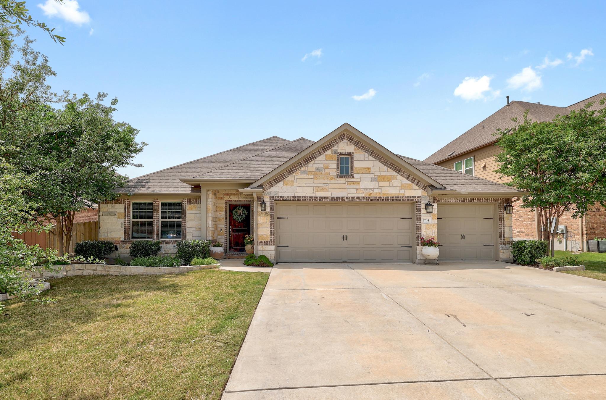 7704 Leonardo Dr Property Photo 2