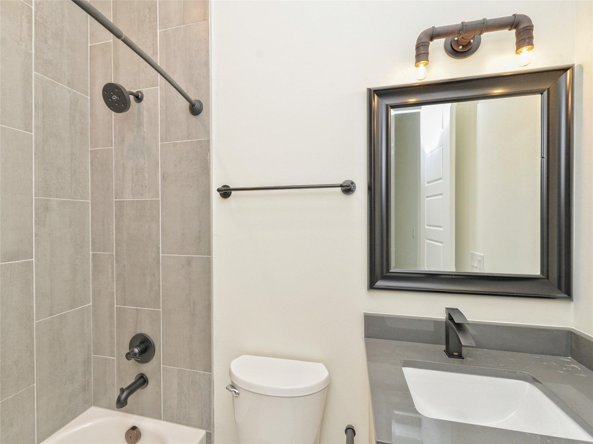 802 E Lydia St Property Photo 12