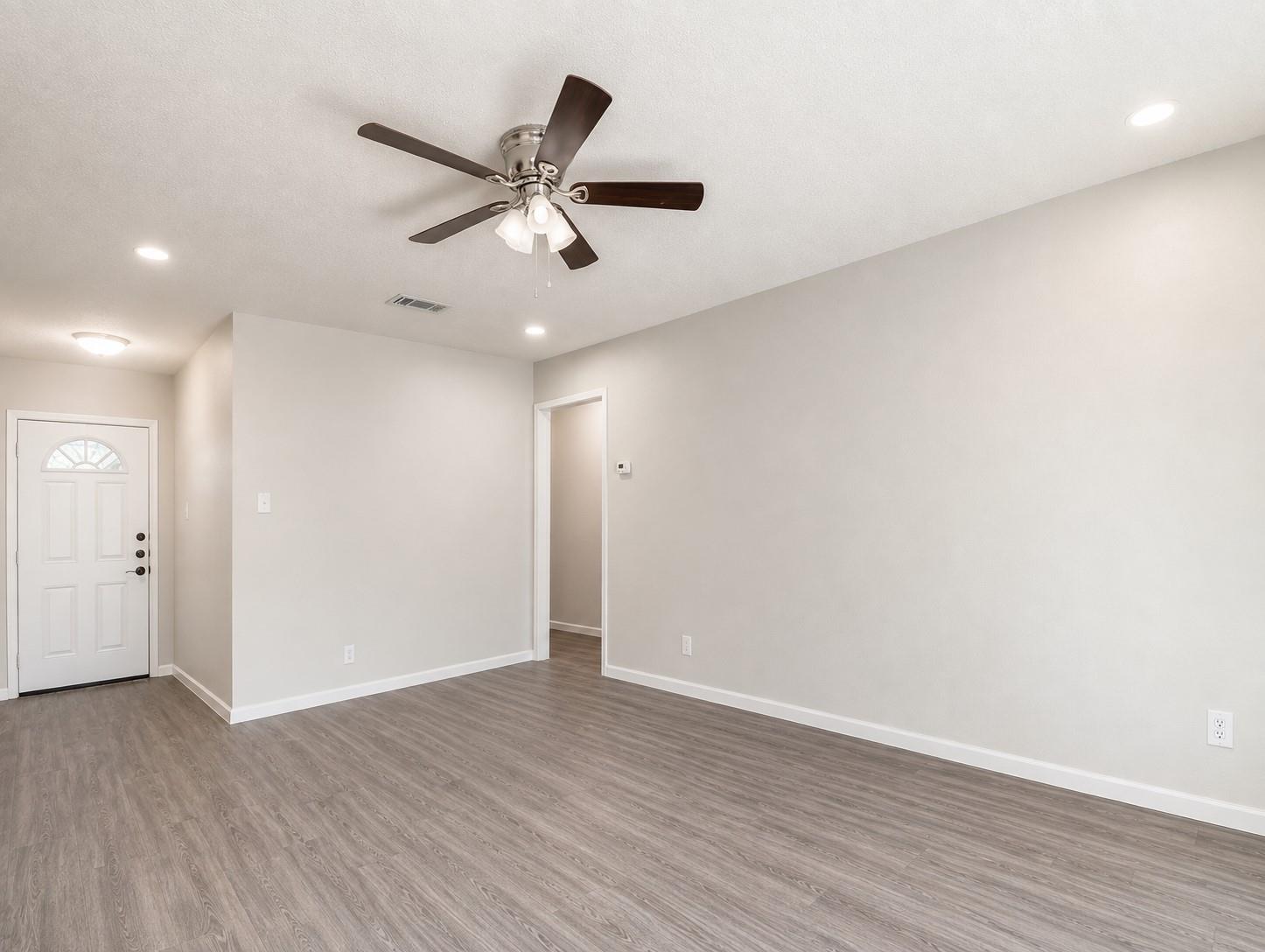 412 Craddock Ave Property Photo 4
