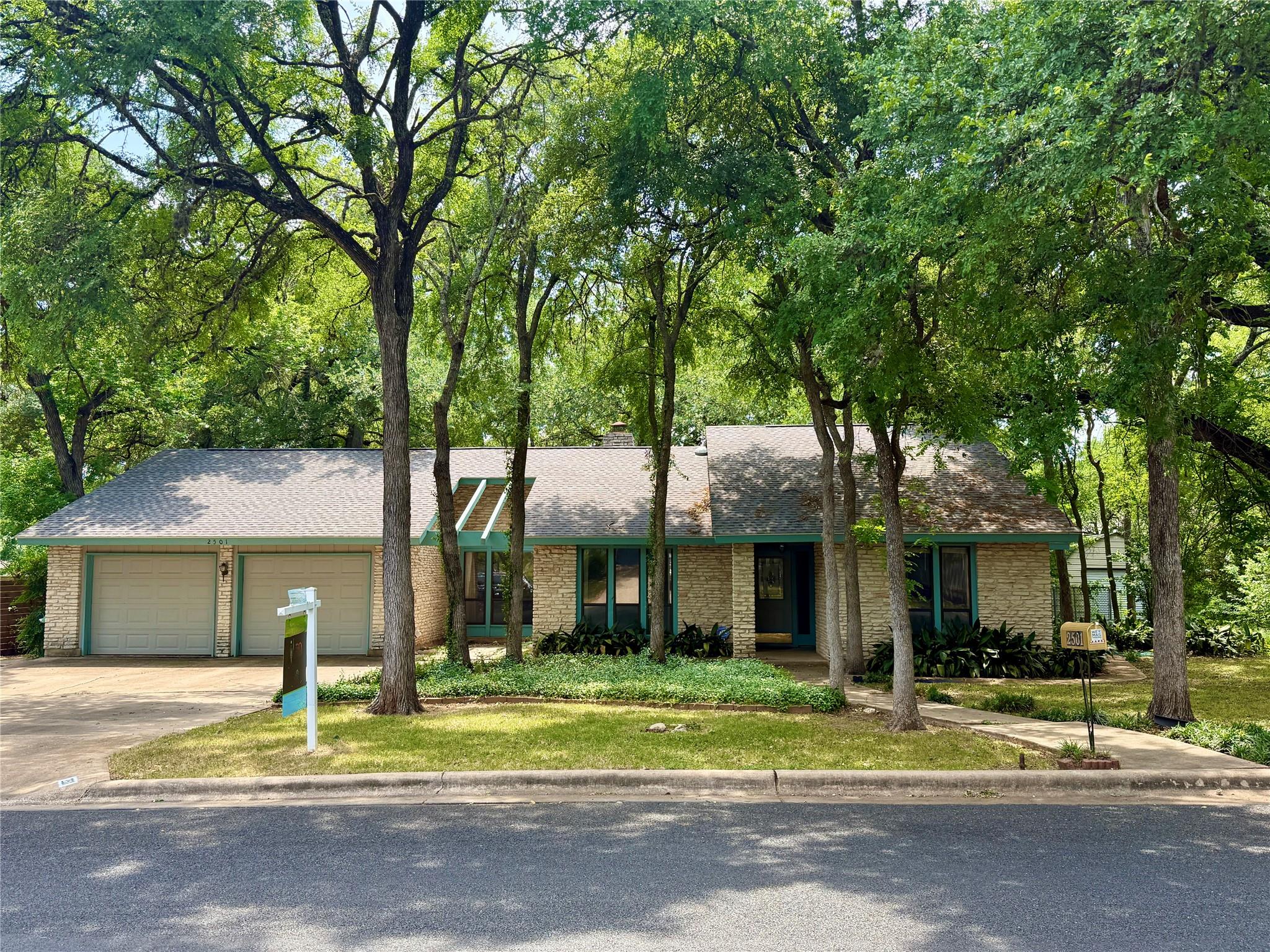 2501 Crownspoint Dr Property Photo