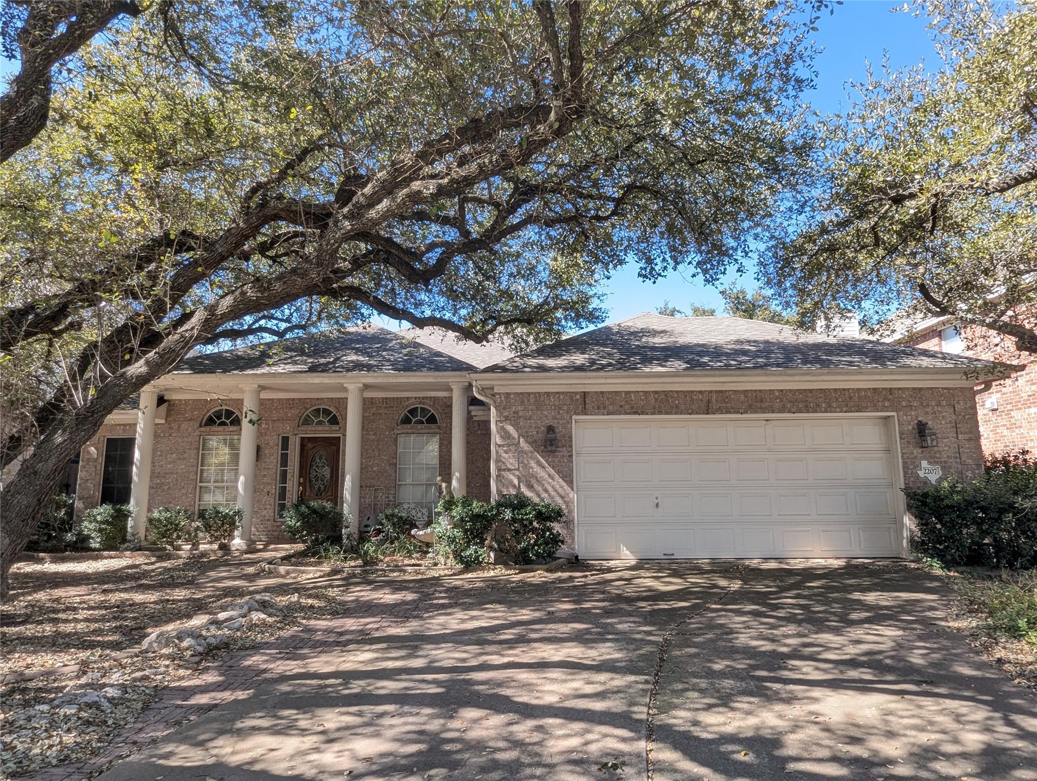 2207 Sandra Dr Property Photo