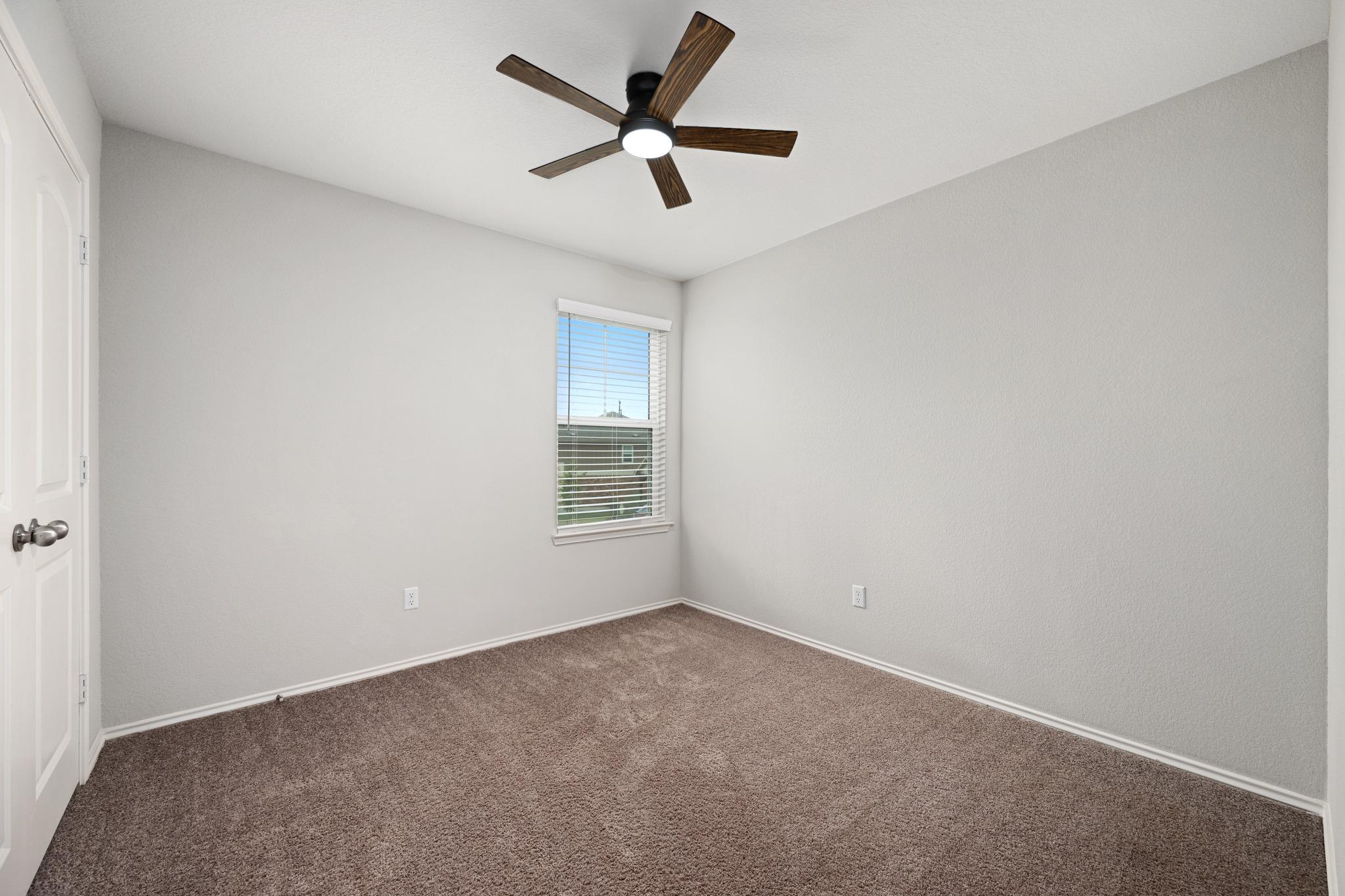 129 Purple Heart Dr Property Photo 23