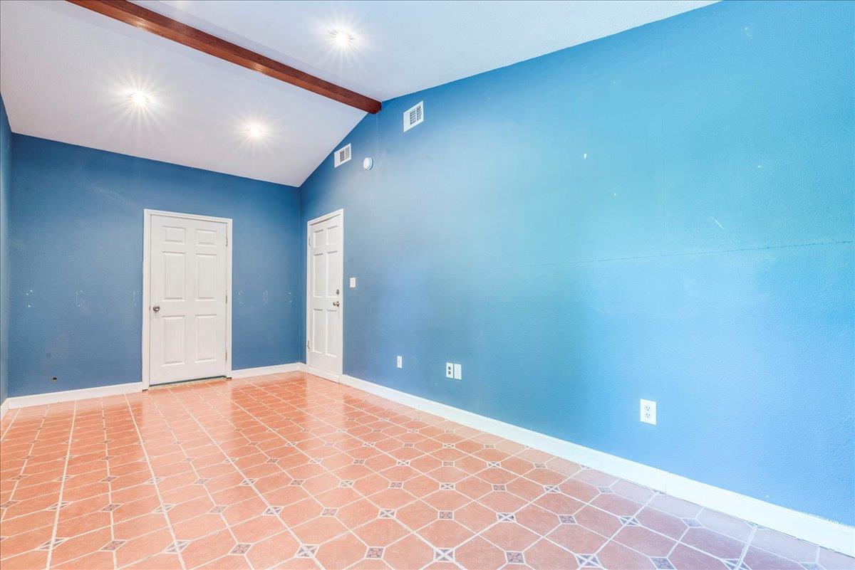609 Cottonwod St Property Photo 10