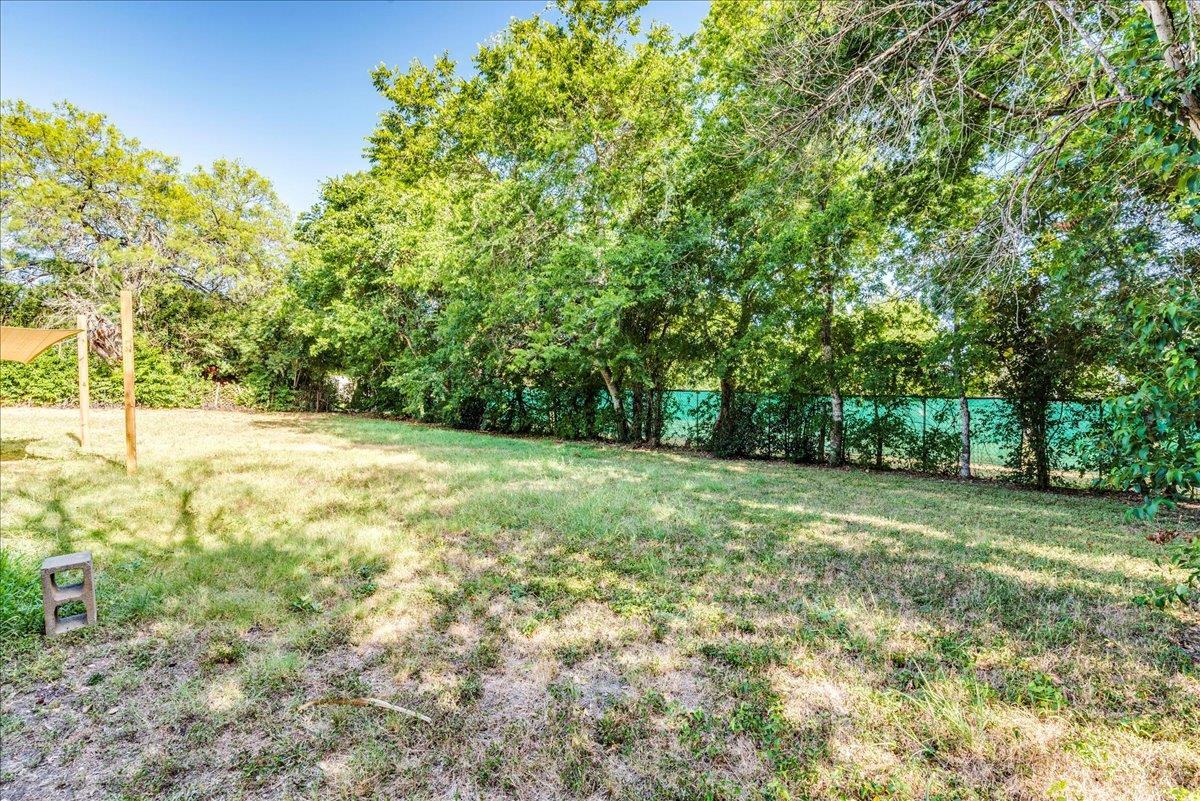 609 Cottonwod St Property Photo 23