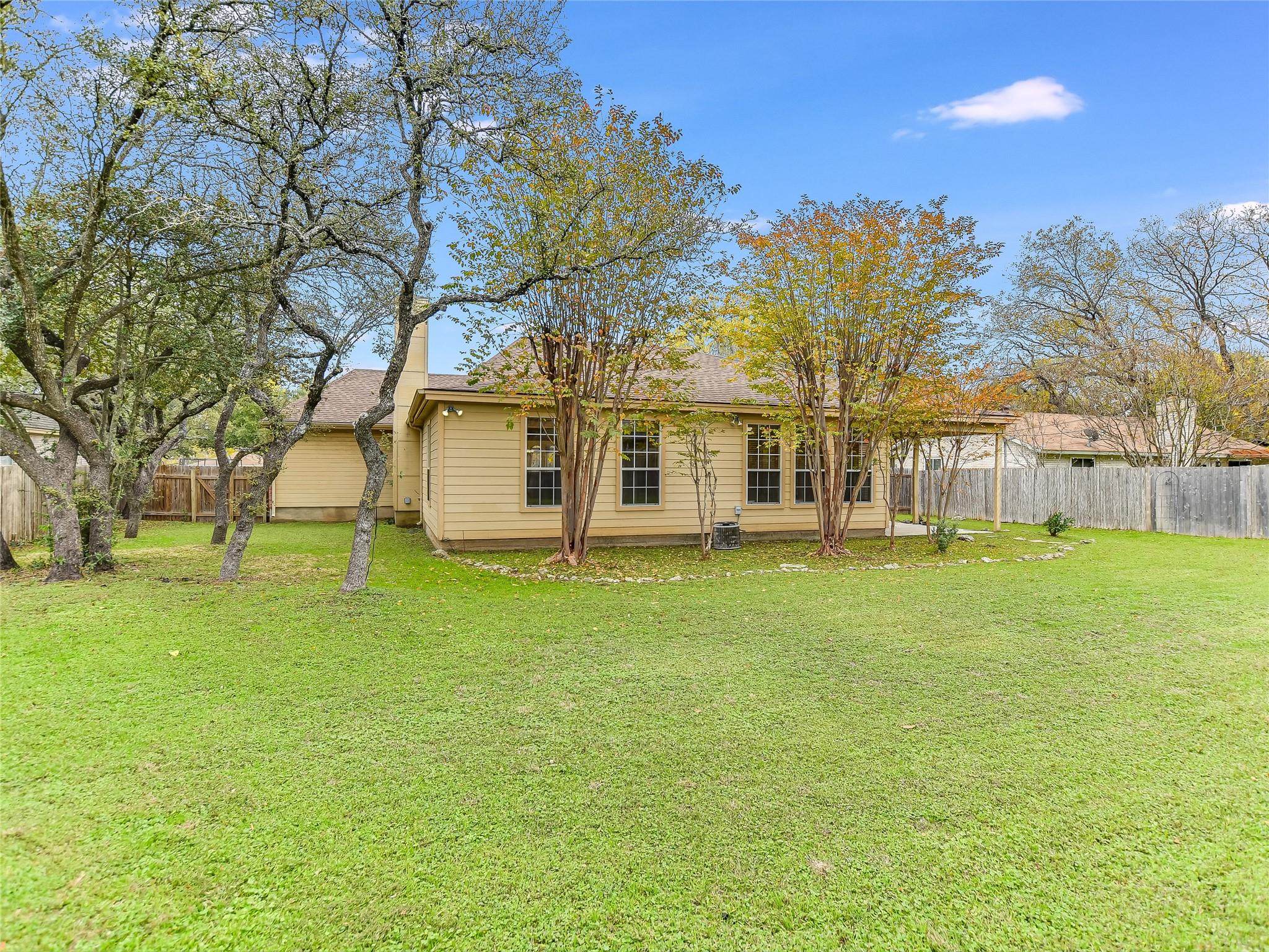 13220 Villa Park Dr Property Photo 4