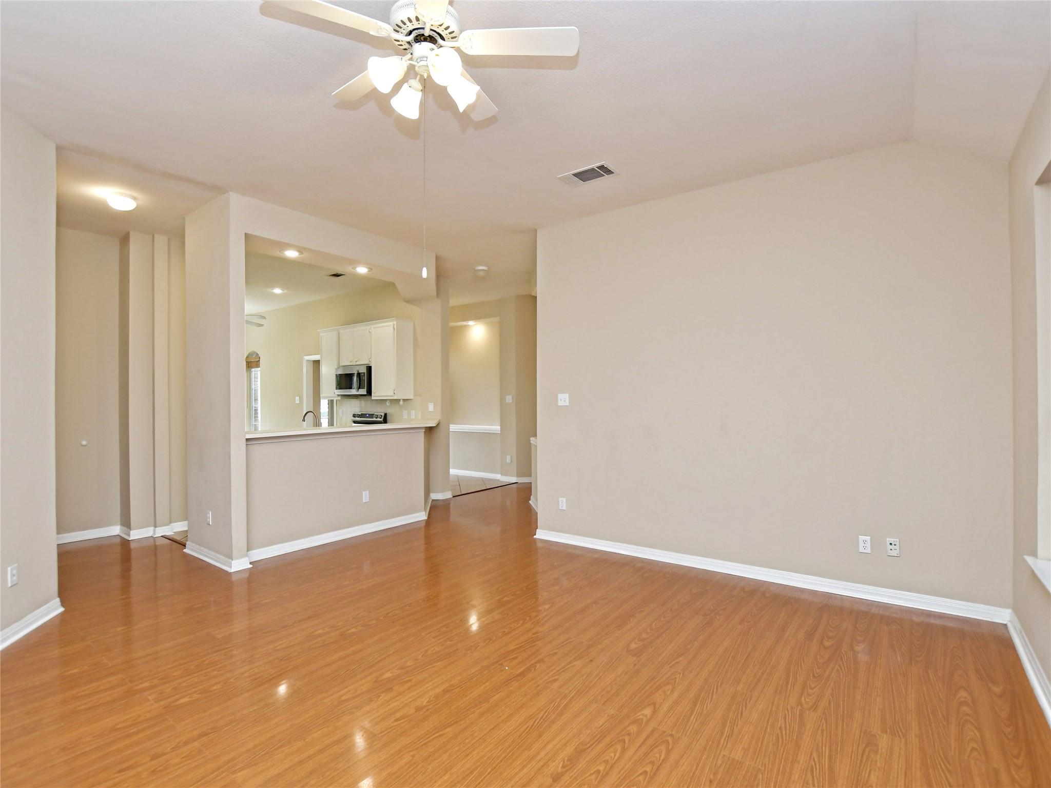 13220 Villa Park Dr Property Photo 7