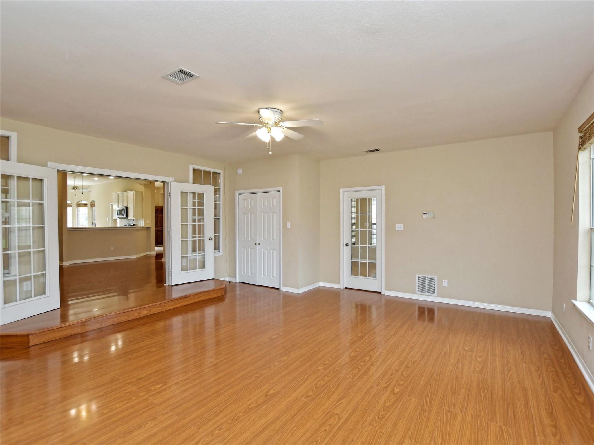 13220 Villa Park Dr Property Photo 15