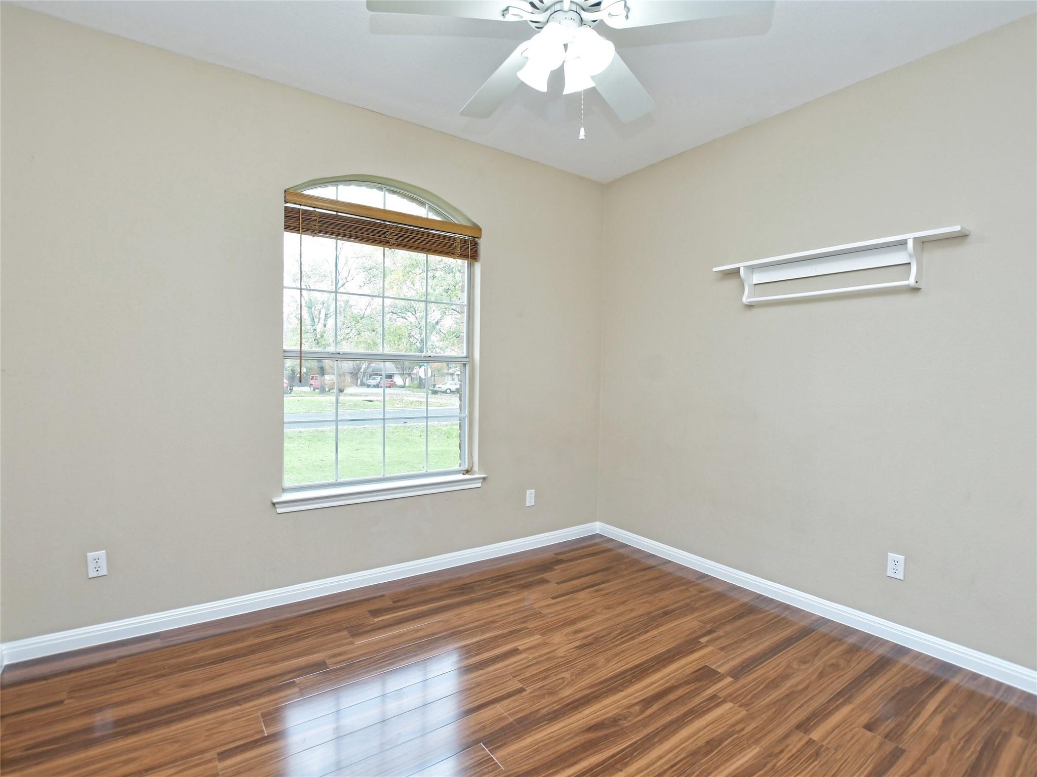13220 Villa Park Dr Property Photo 16