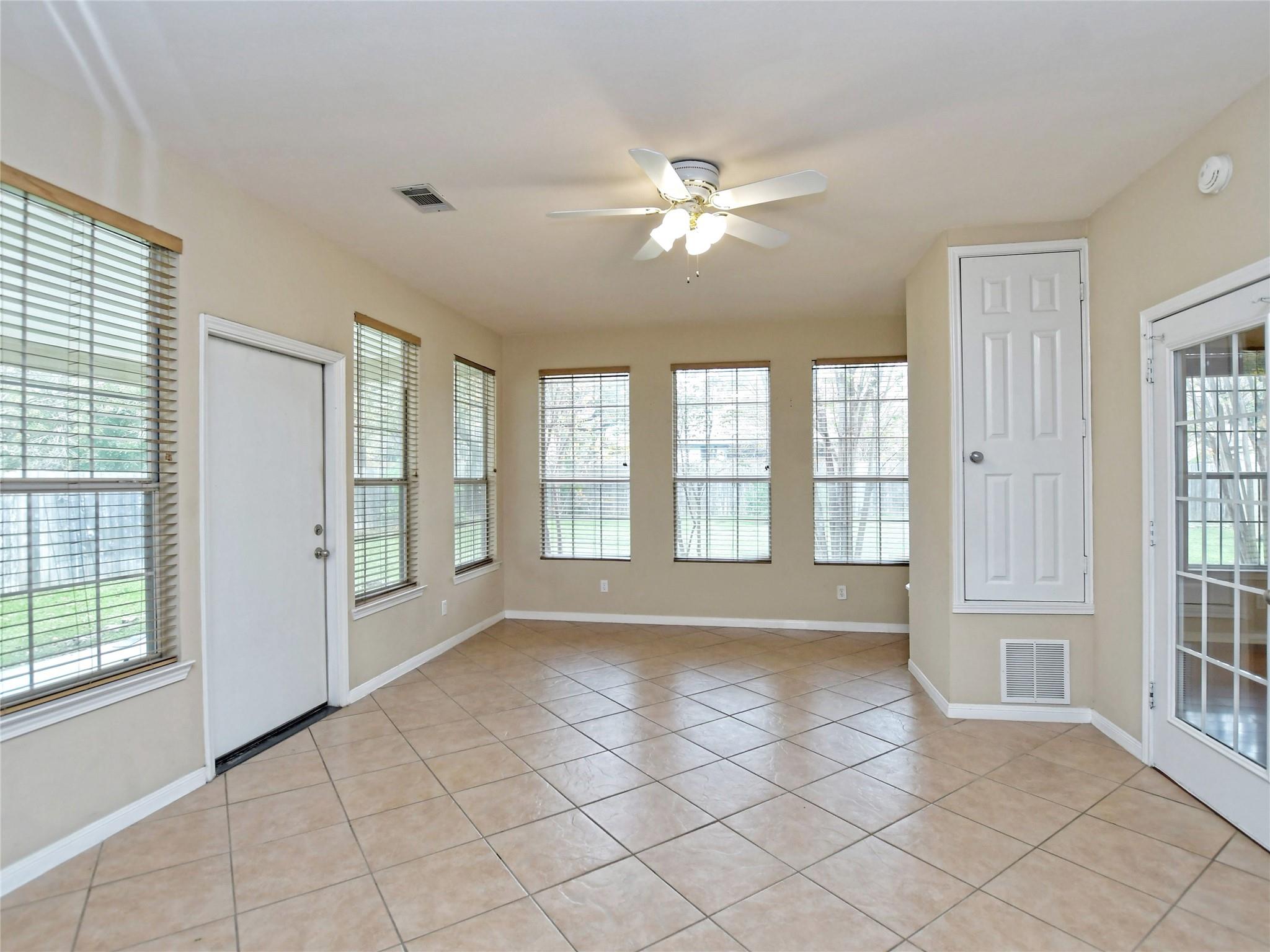 13220 Villa Park Dr Property Photo 18