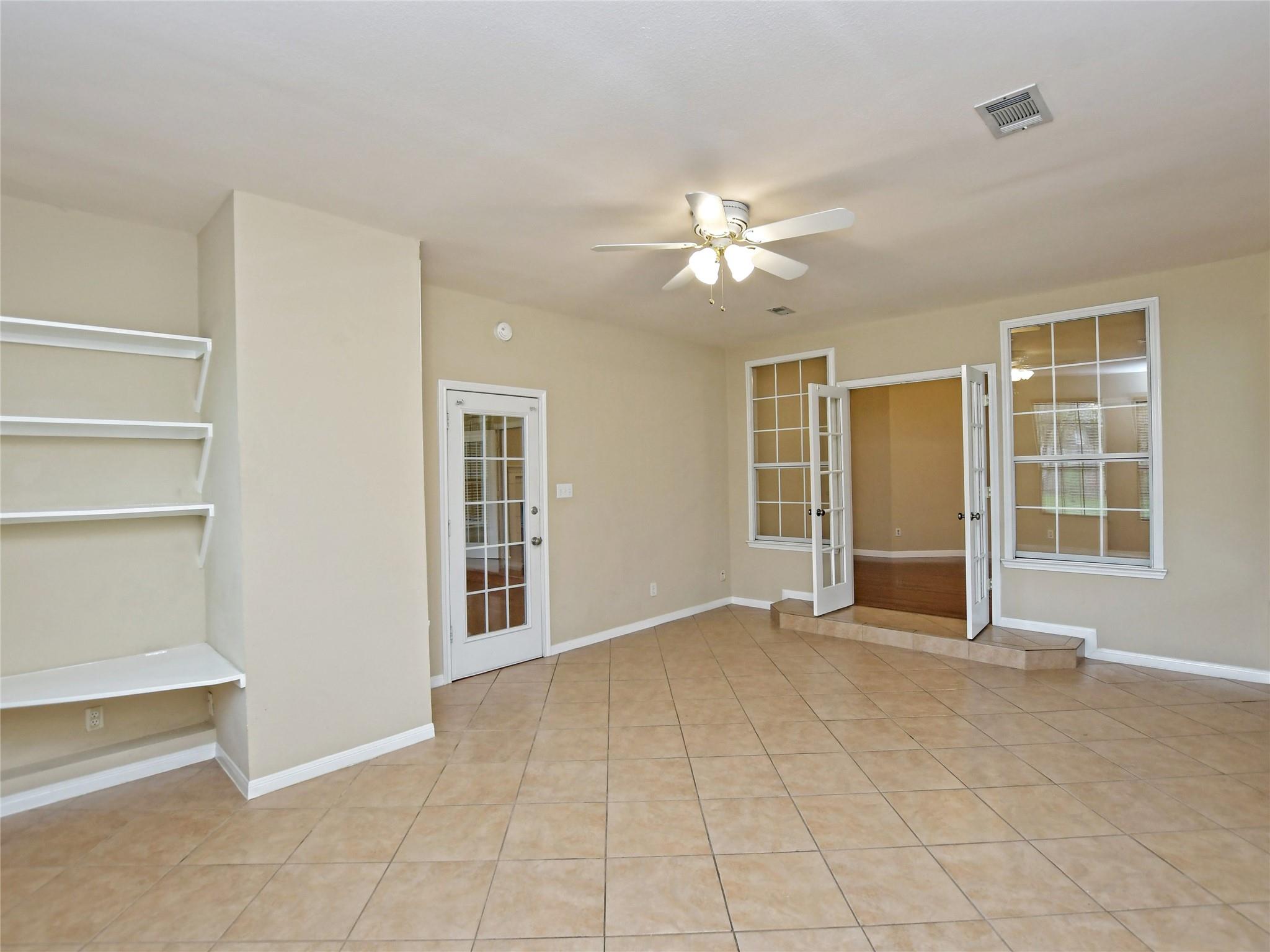 13220 Villa Park Dr Property Photo 19