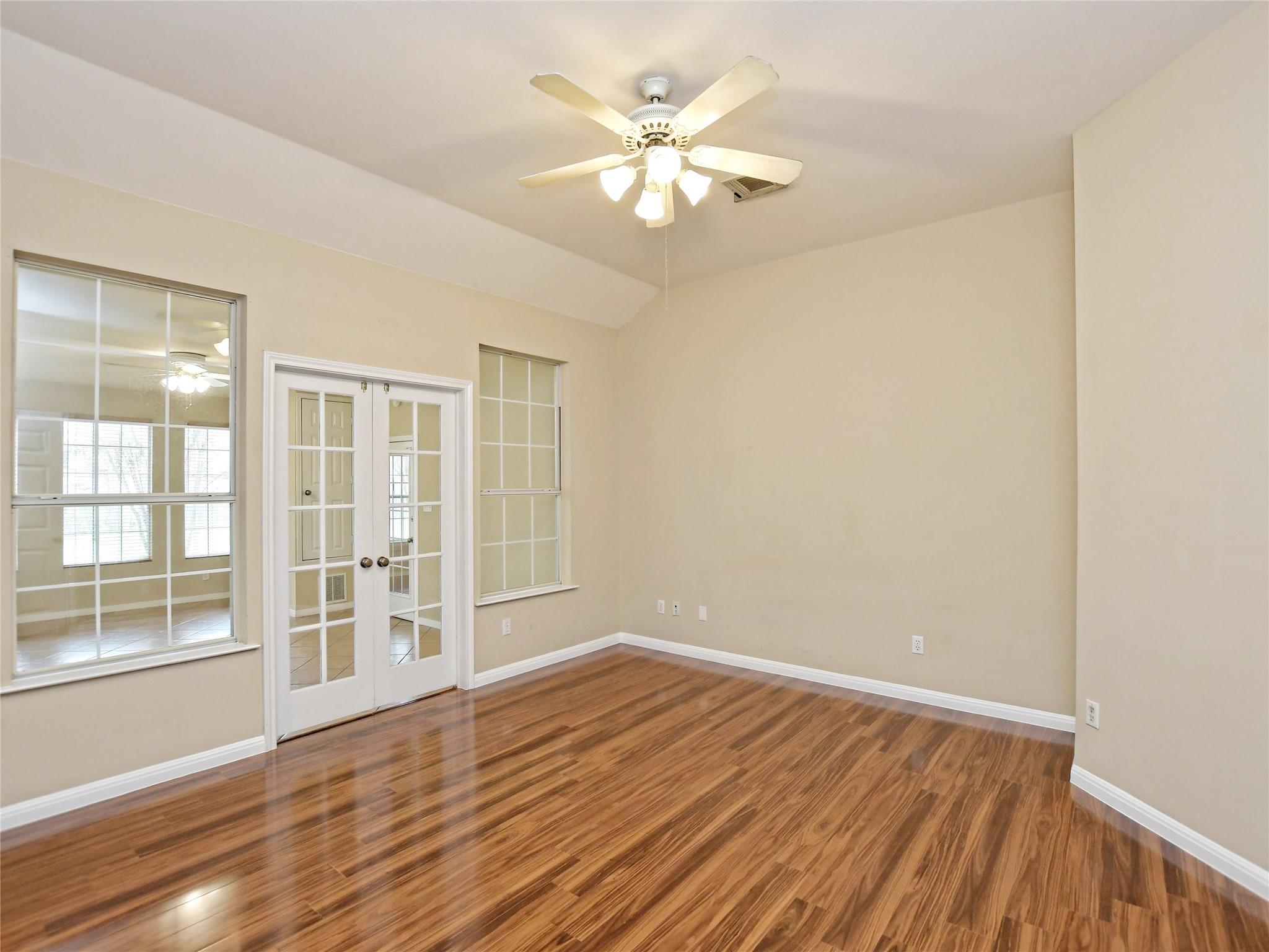 13220 Villa Park Dr Property Photo 21