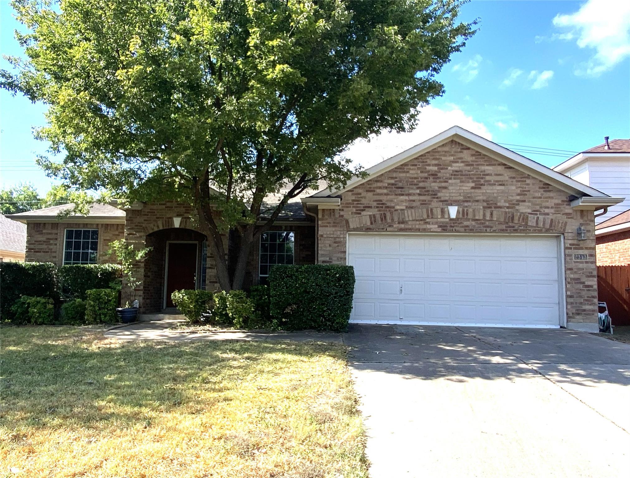 2313 Lou John St Property Photo 1