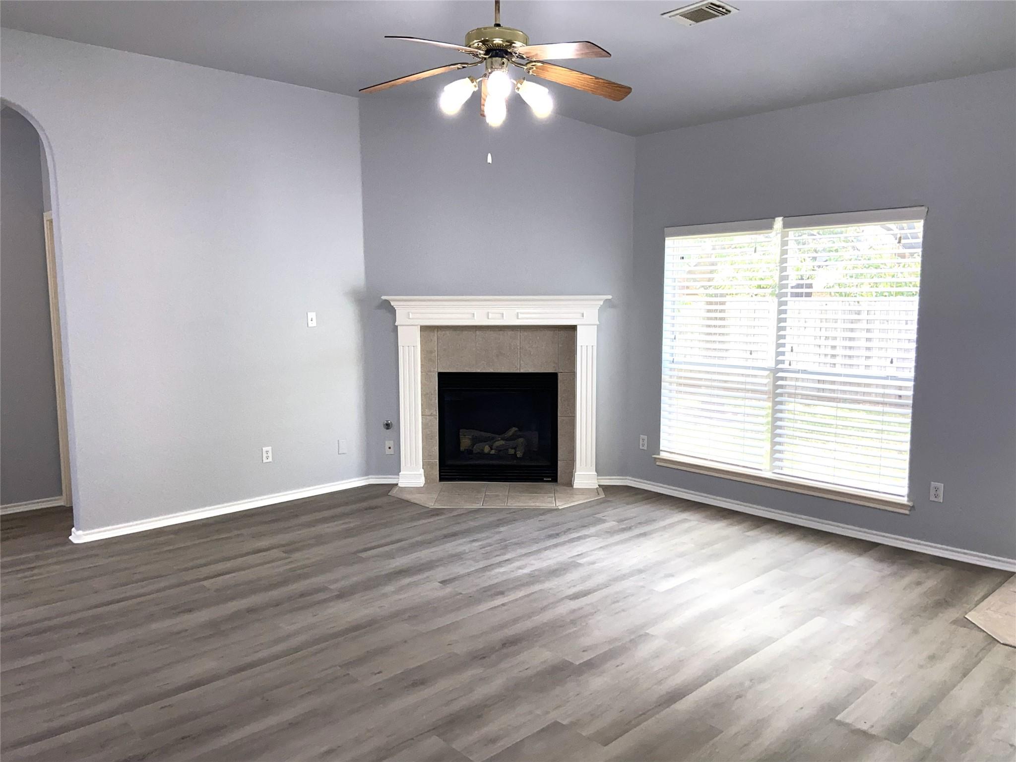 2313 Lou John St Property Photo 2
