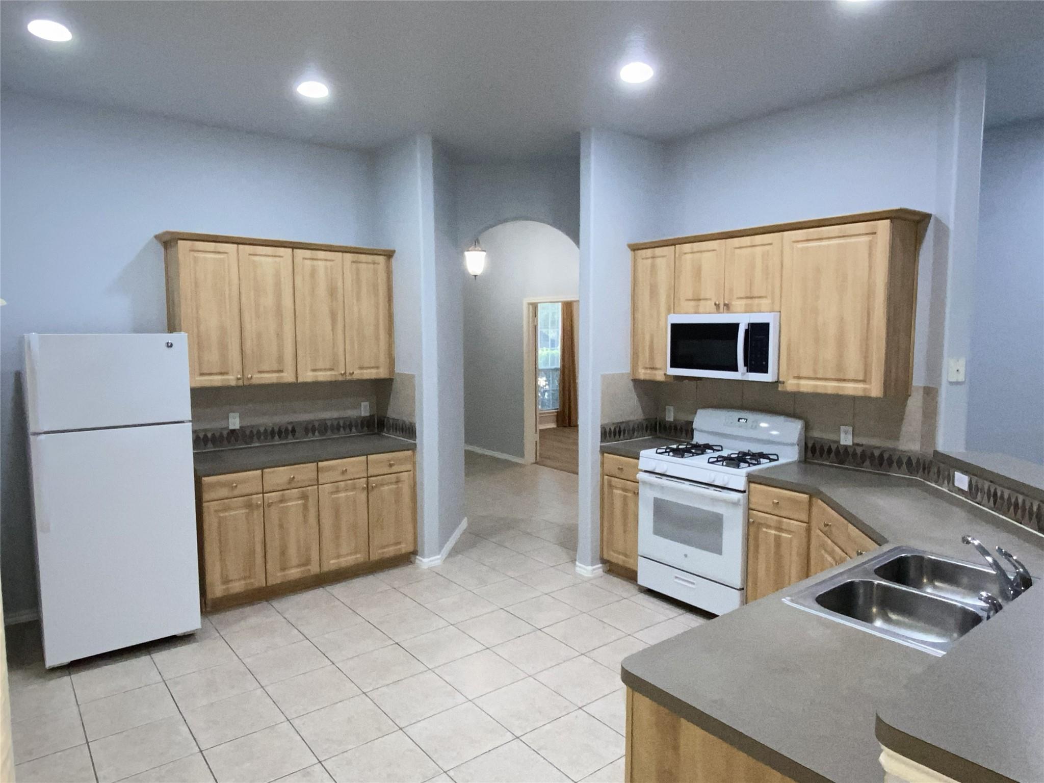 2313 Lou John St Property Photo 6