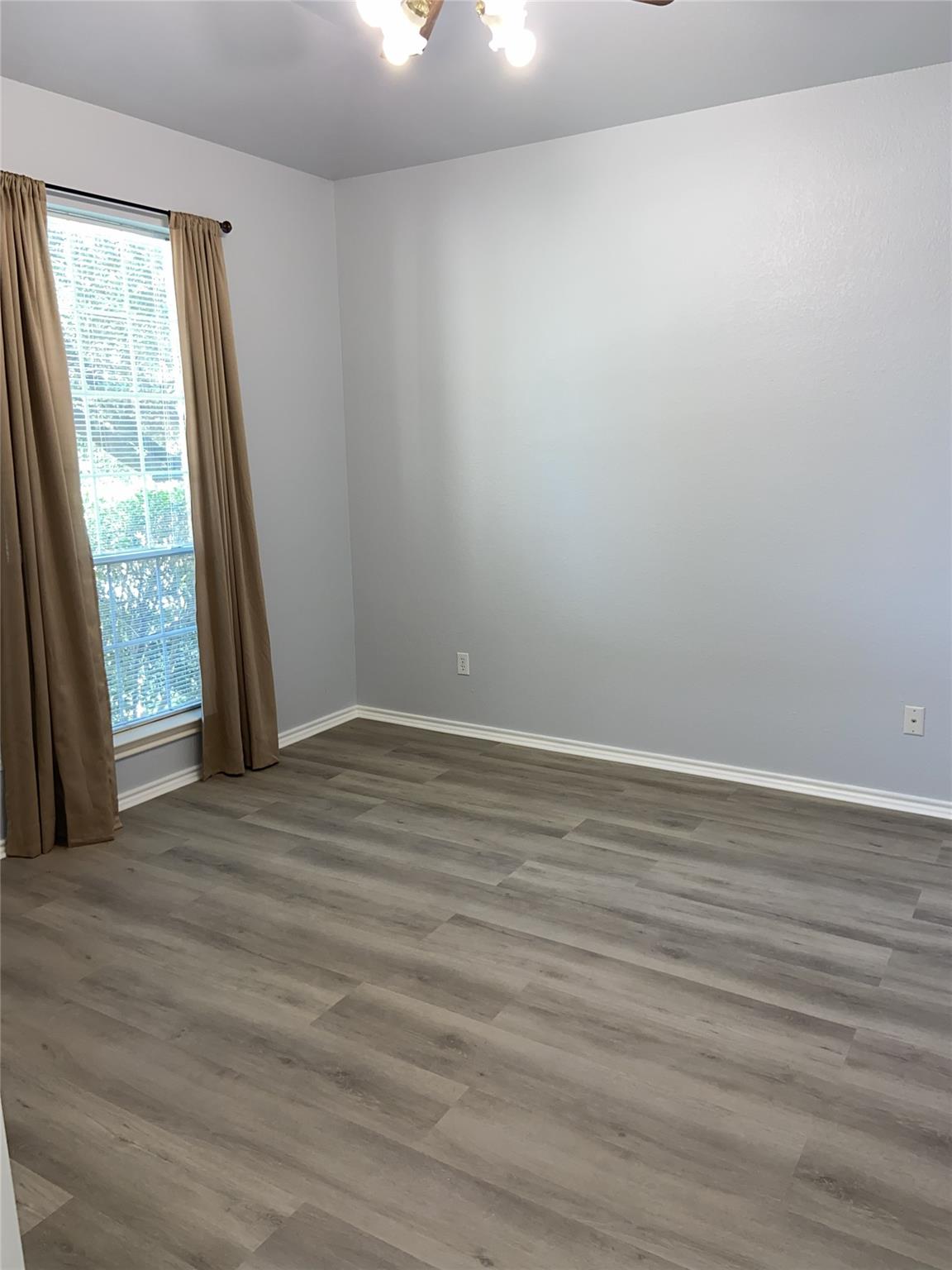 2313 Lou John St Property Photo 18