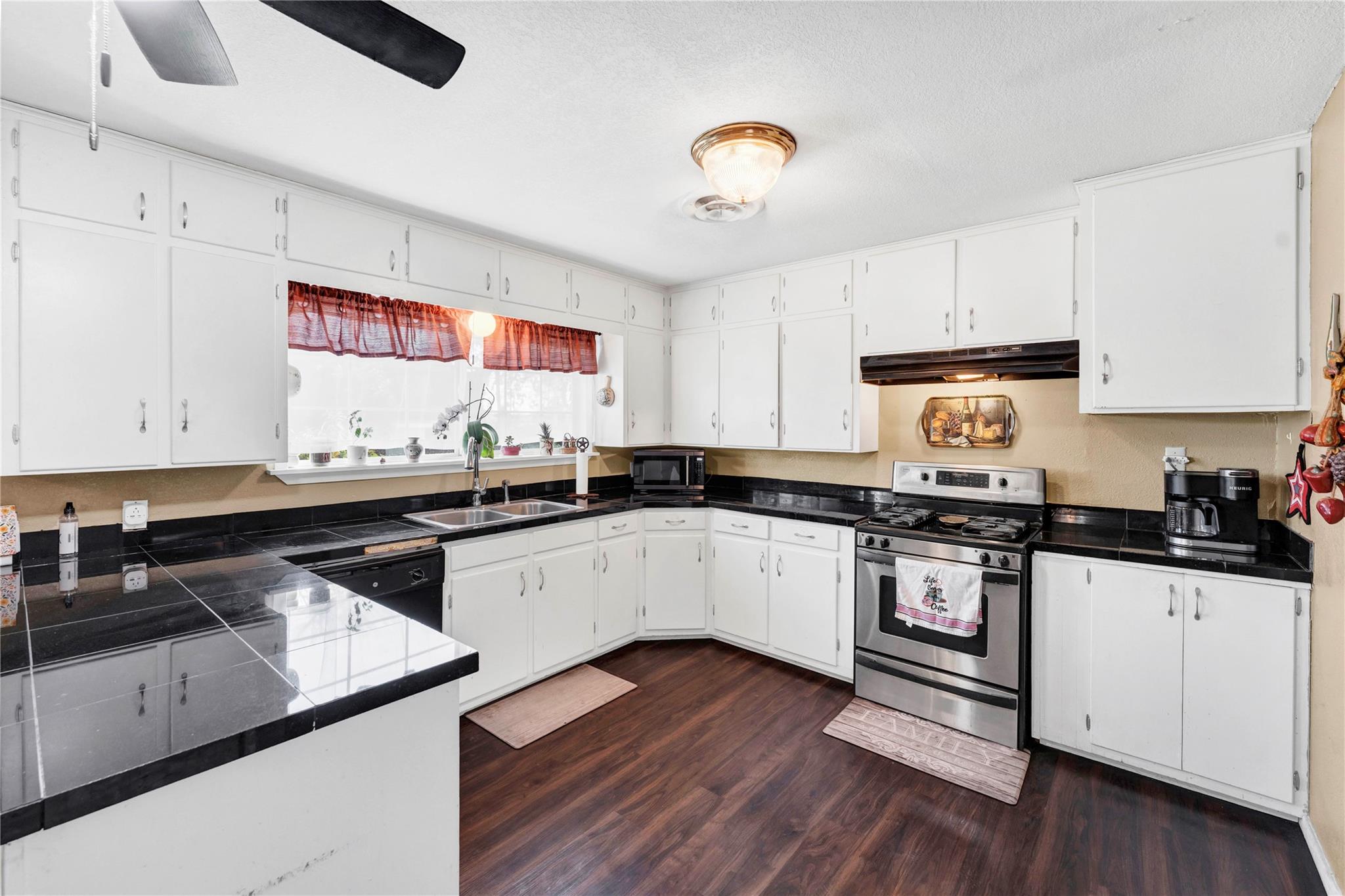 863 W Merriweather St Property Photo 6
