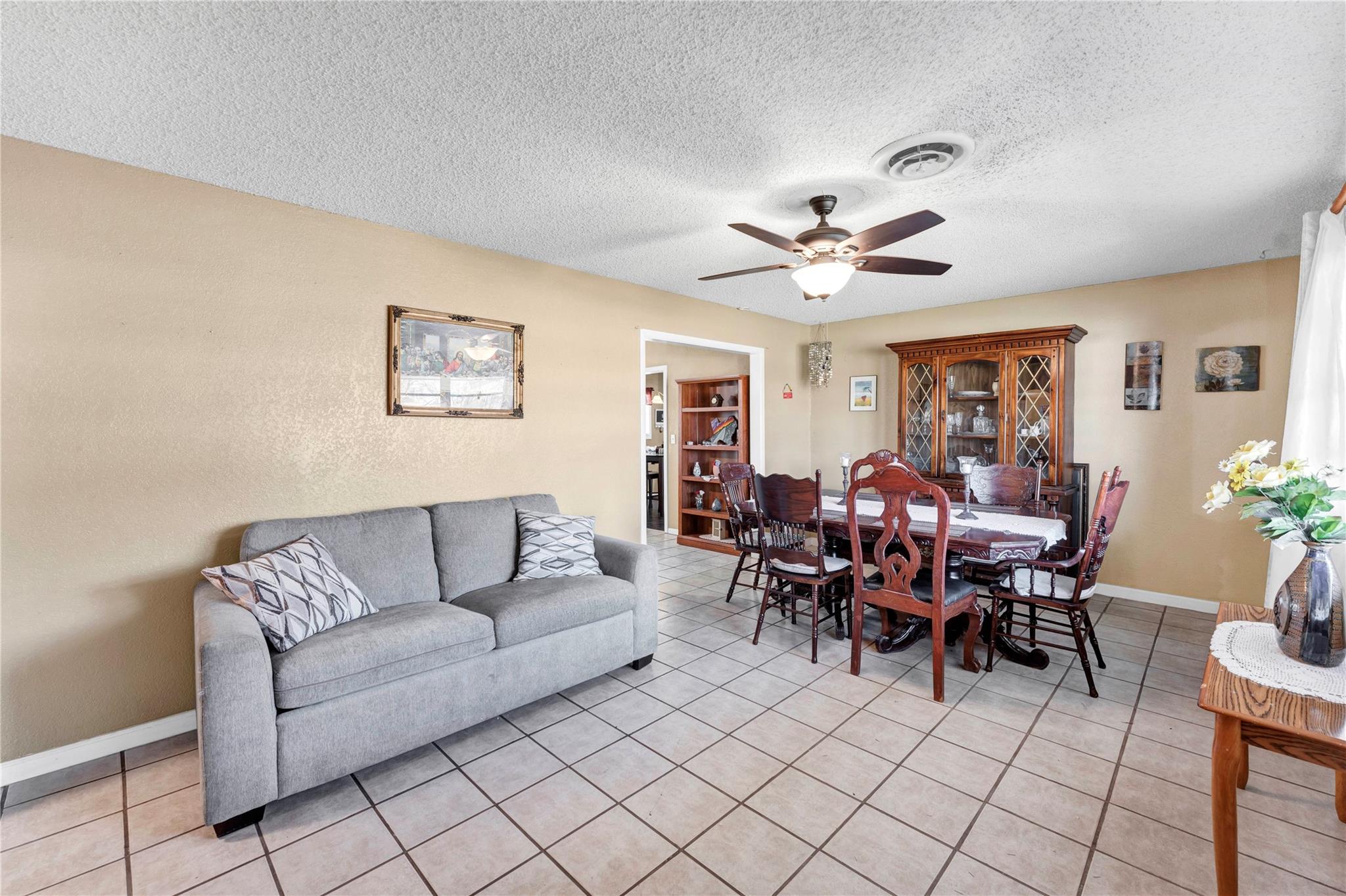 863 W Merriweather St Property Photo 18