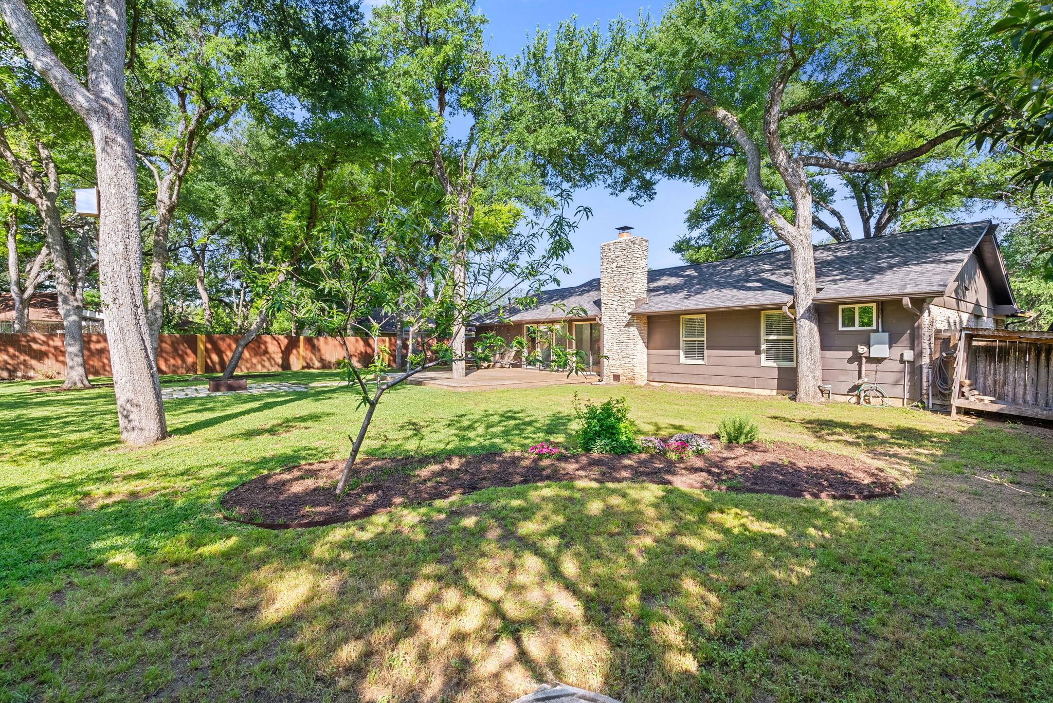 5911 W Gate Blvd Property Photo 3
