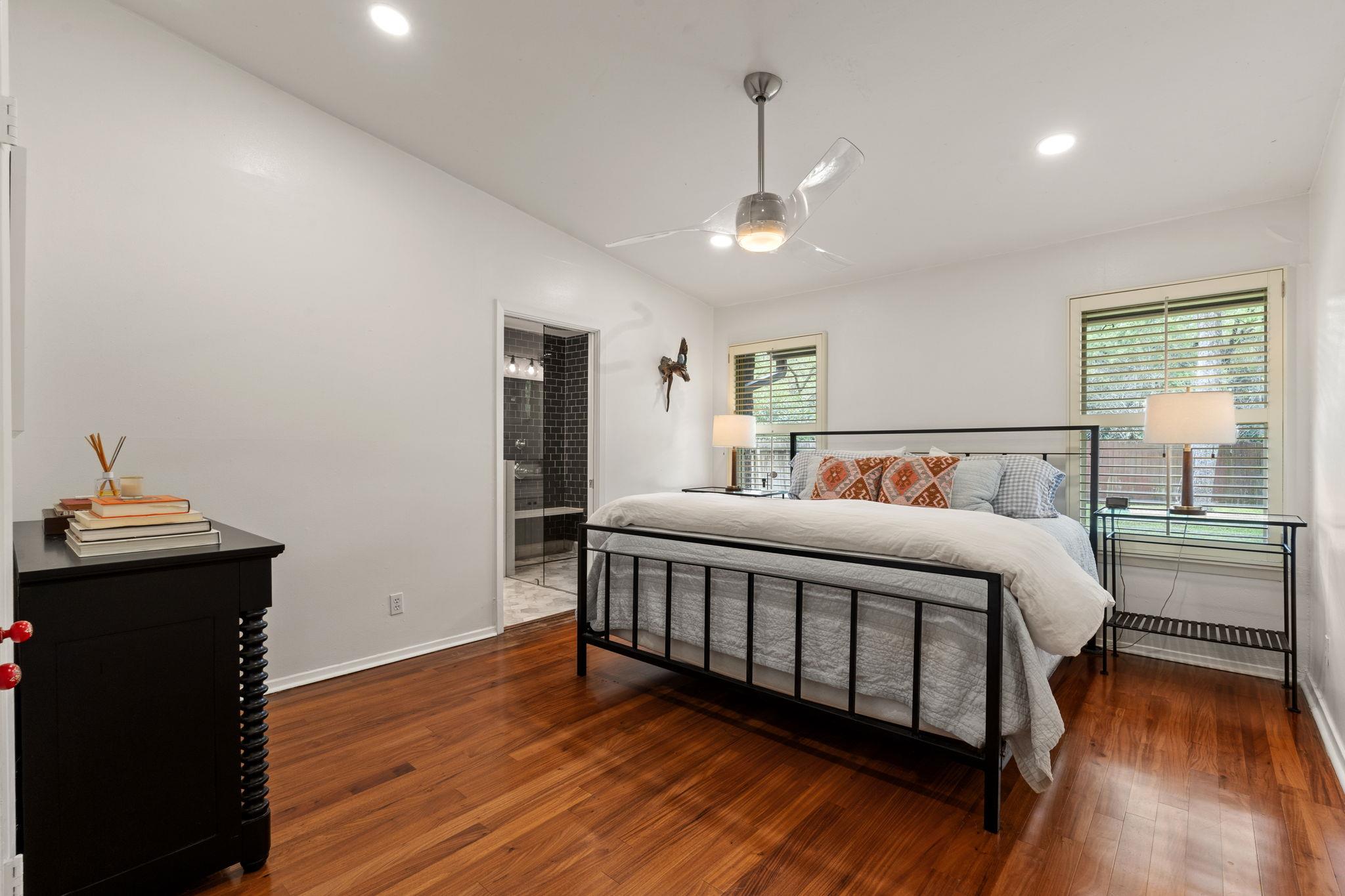 5911 W Gate Blvd Property Photo 15