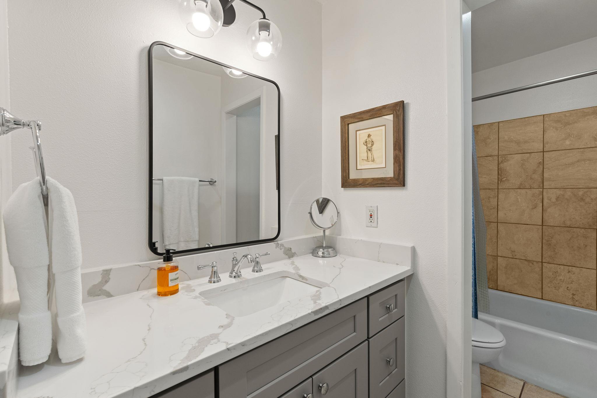 5911 W Gate Blvd Property Photo 22