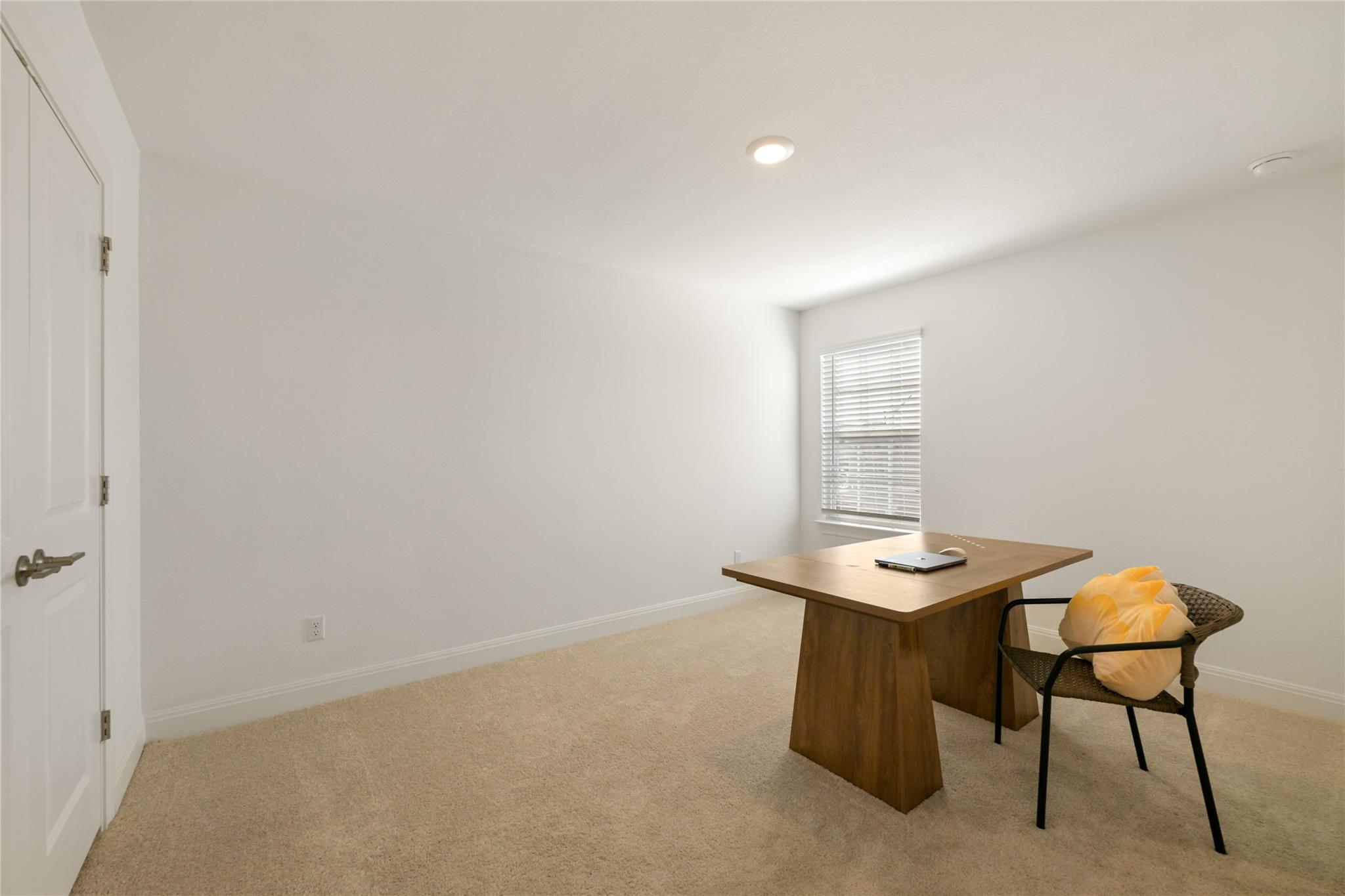 301 Harbors Ln Property Photo 13