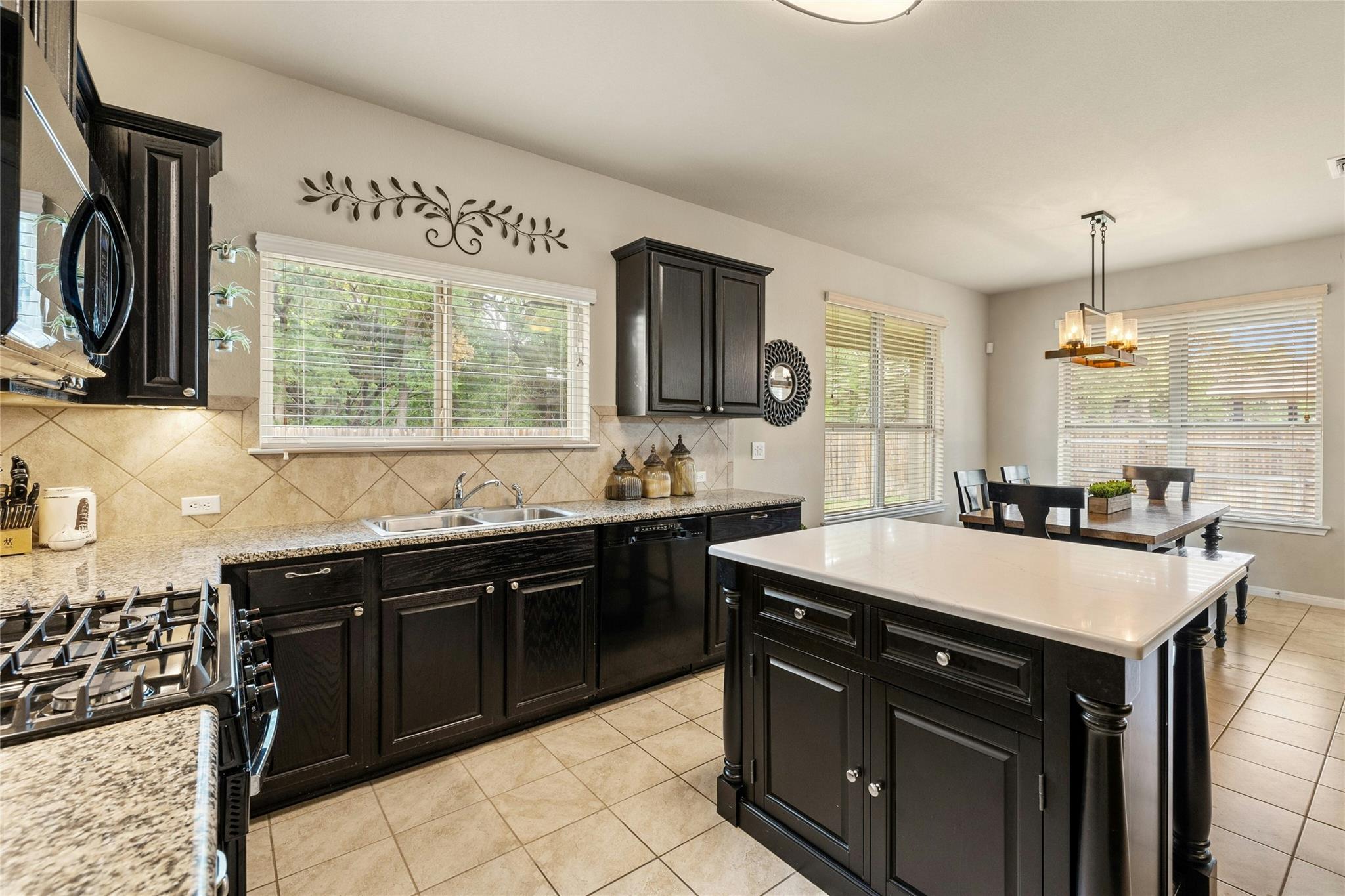 1453 Hamiltons Way Property Photo 10