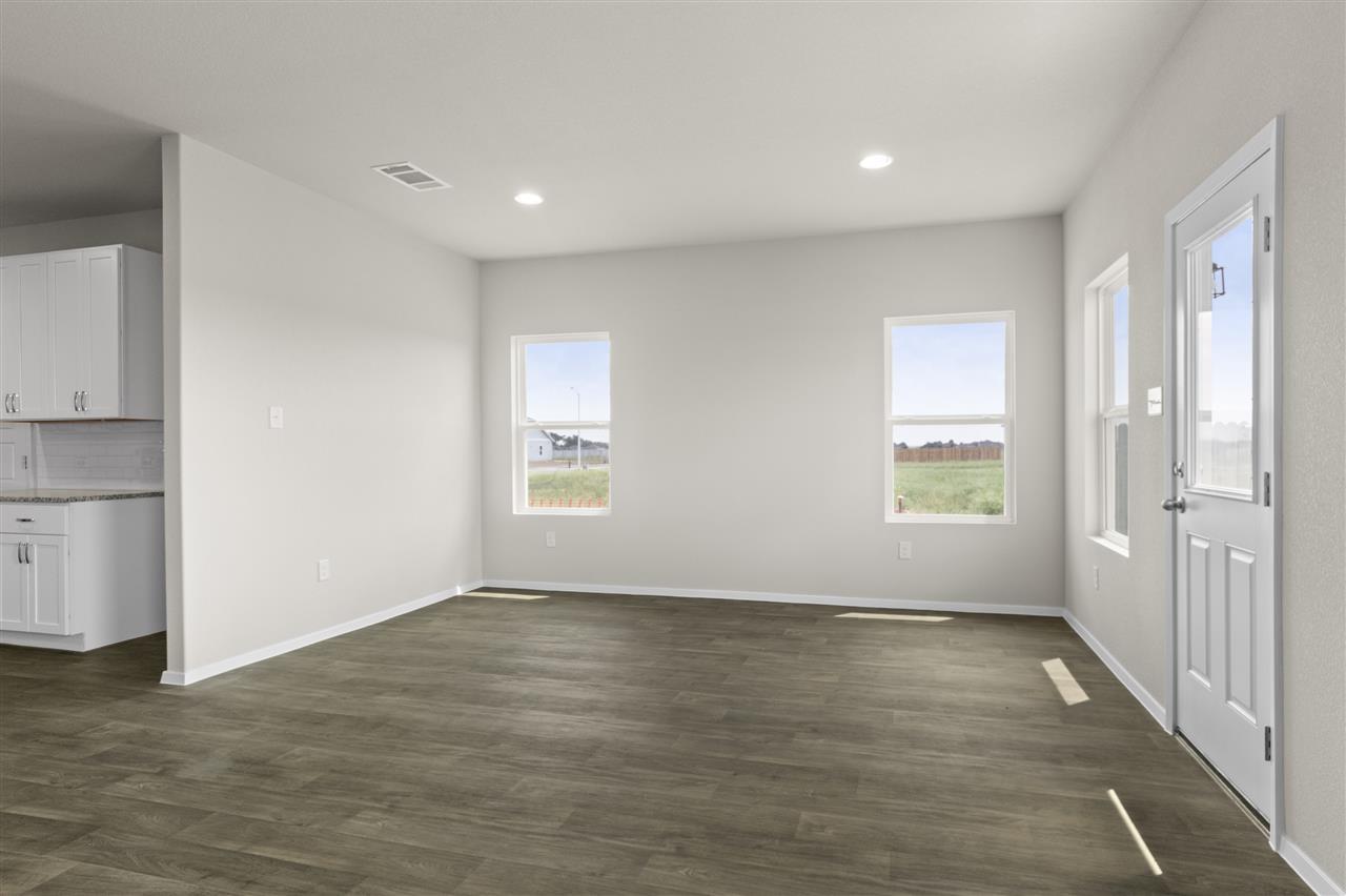 2531 Winding Creek Rd Property Photo 10